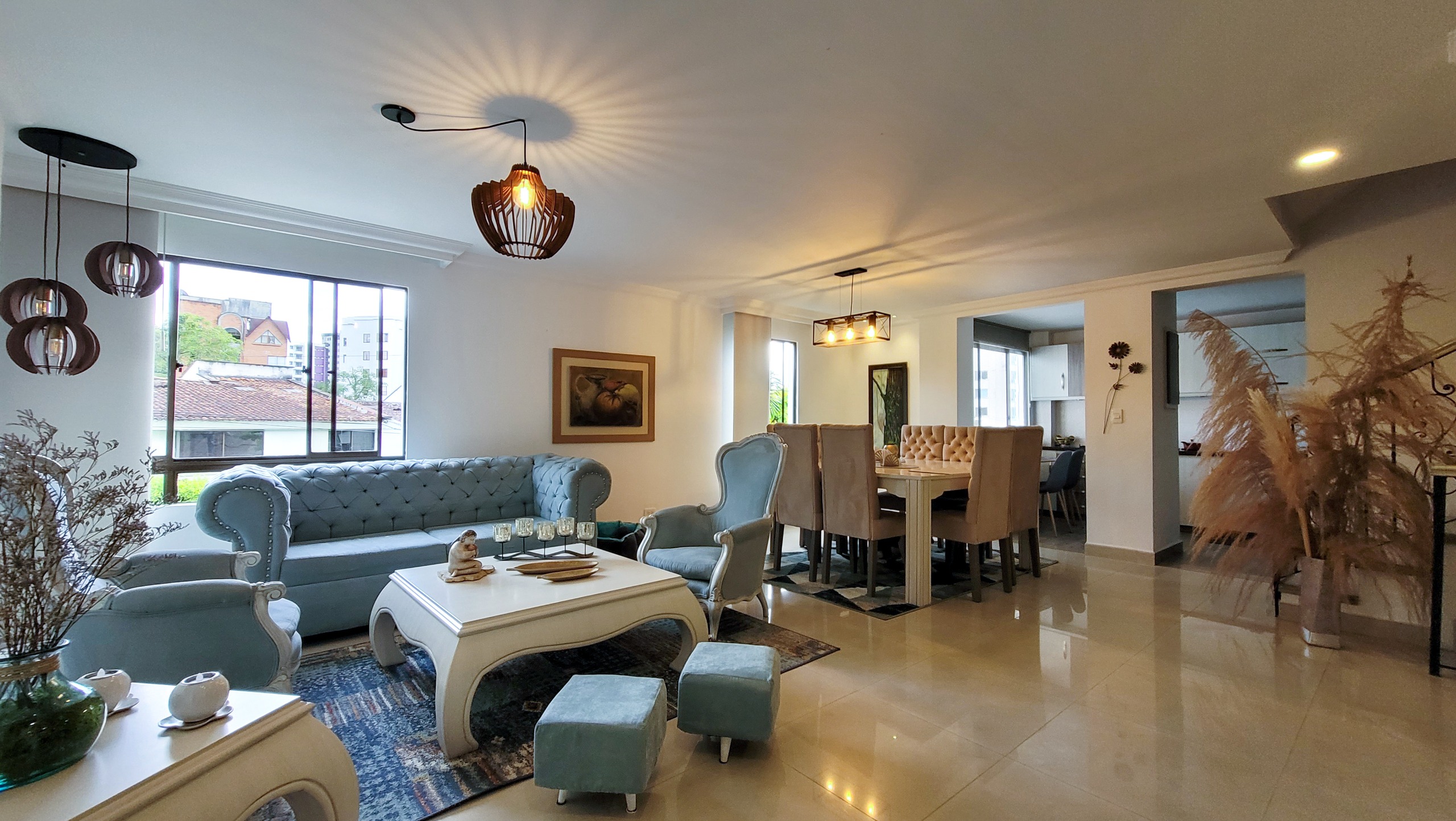 MODERNA CASA EN VENTA PINARES PEREIRA