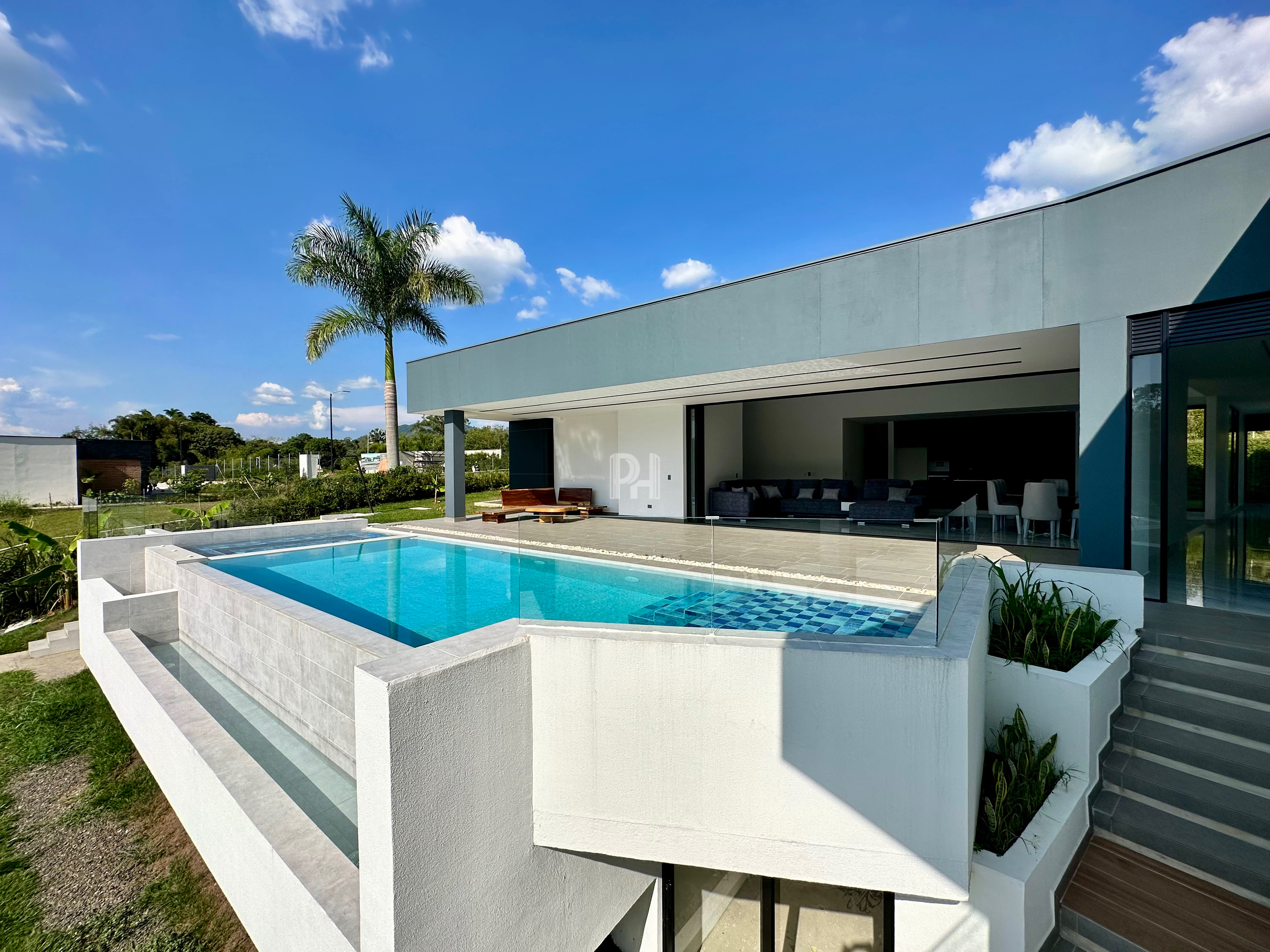 Exclusiva Casa Campestre