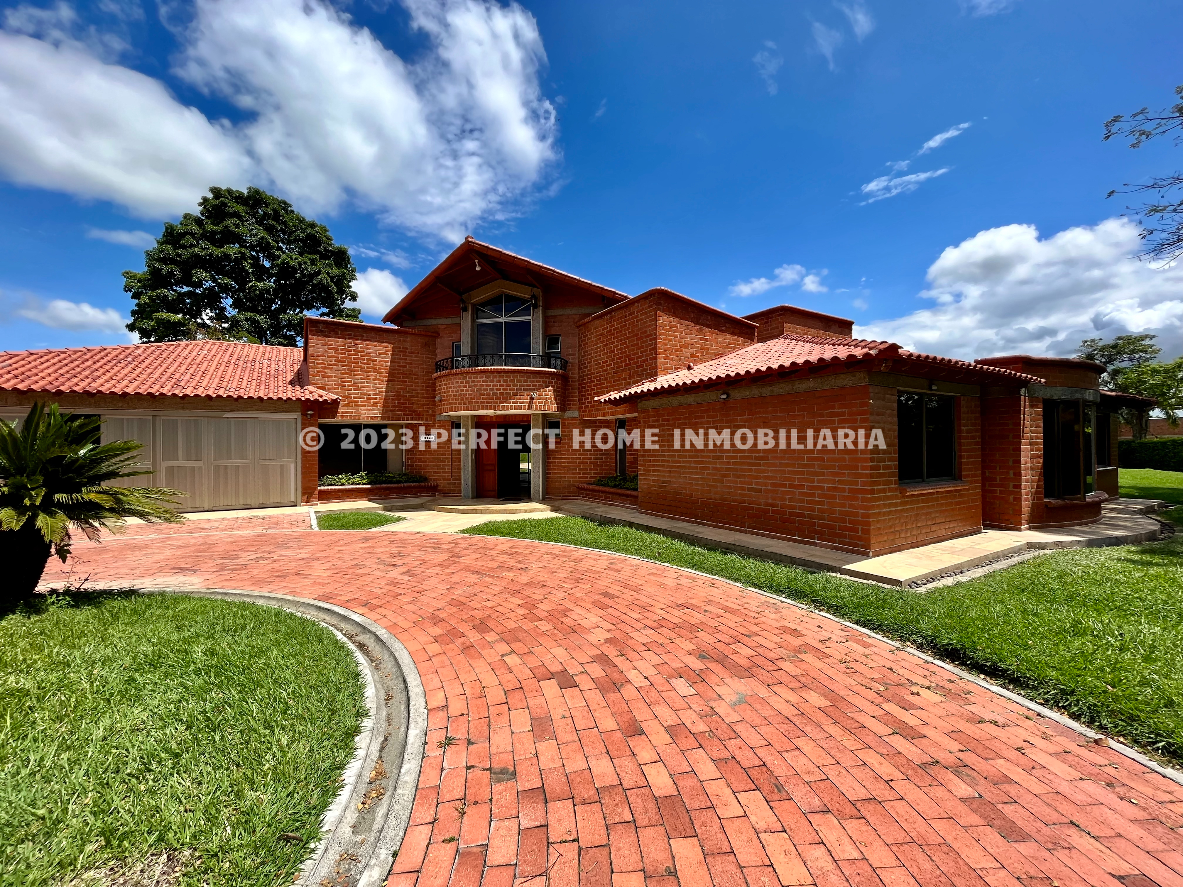 MAJESTUOSA CASA CAMPESTRE EN VENTA PAVAS CERRITOS