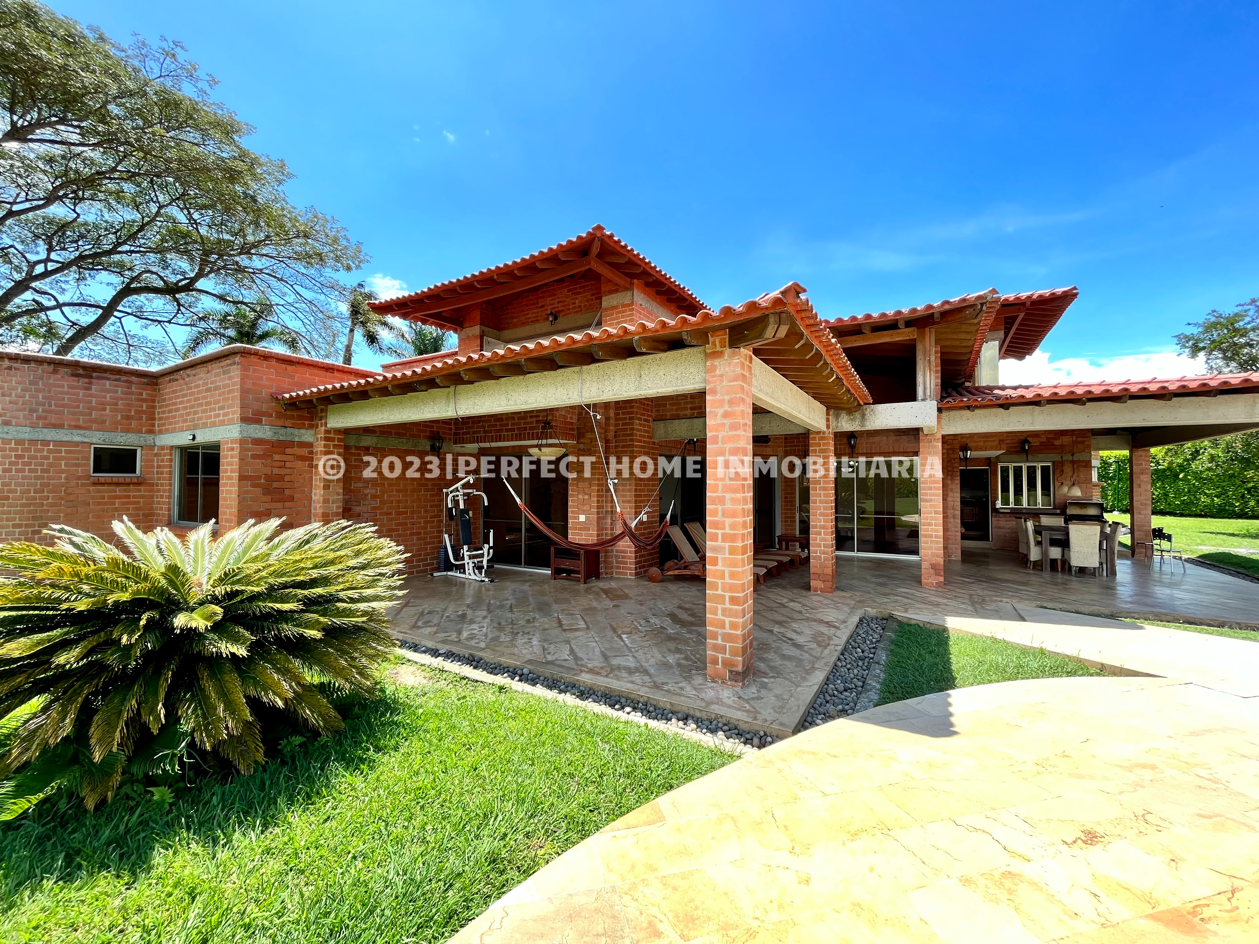 MAJESTUOSA CASA CAMPESTRE EN VENTA PAVAS CERRITOS