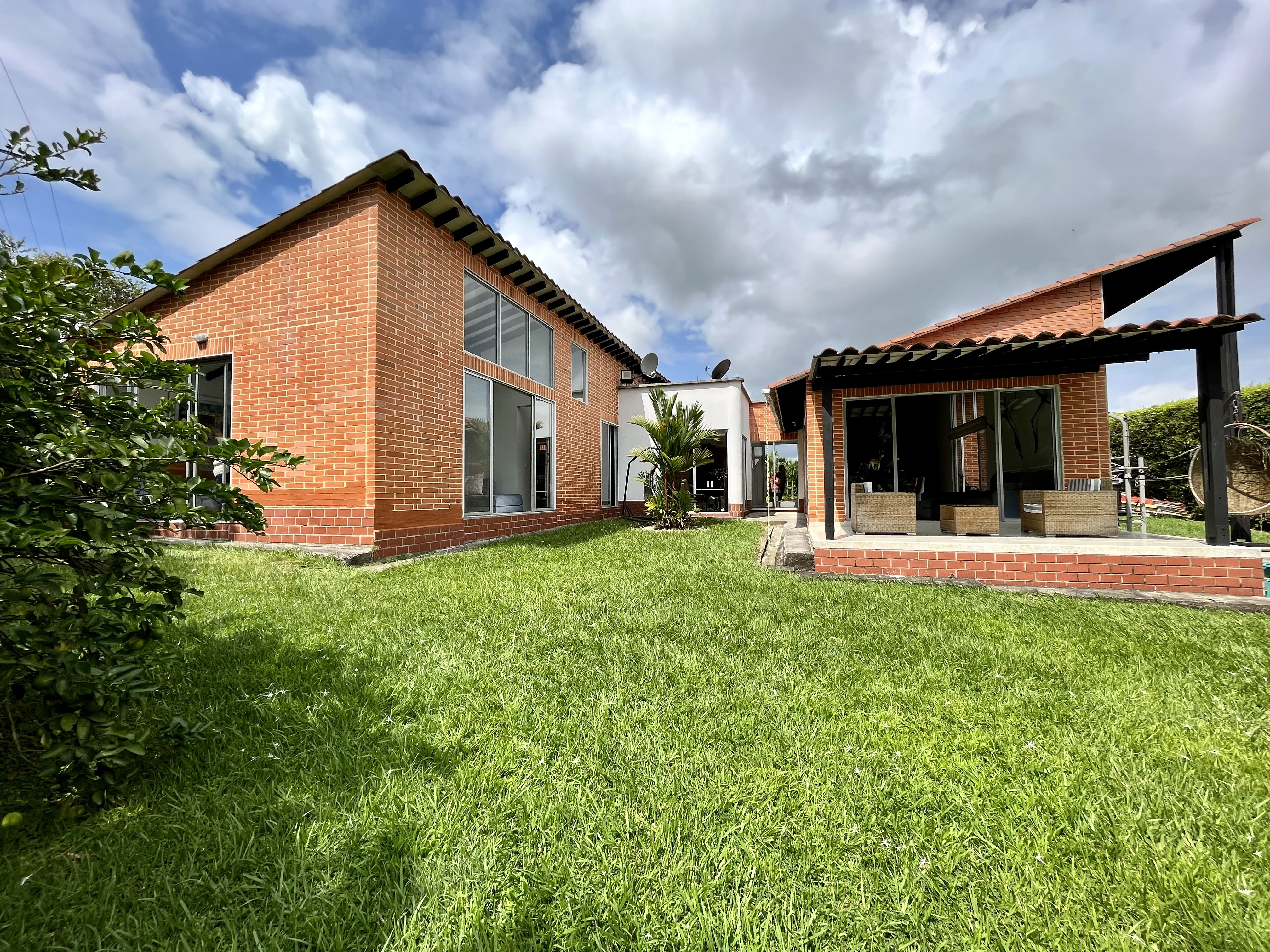 CASA CAMPESTRE EN VENTA CERRITOS LA VIRGINIA