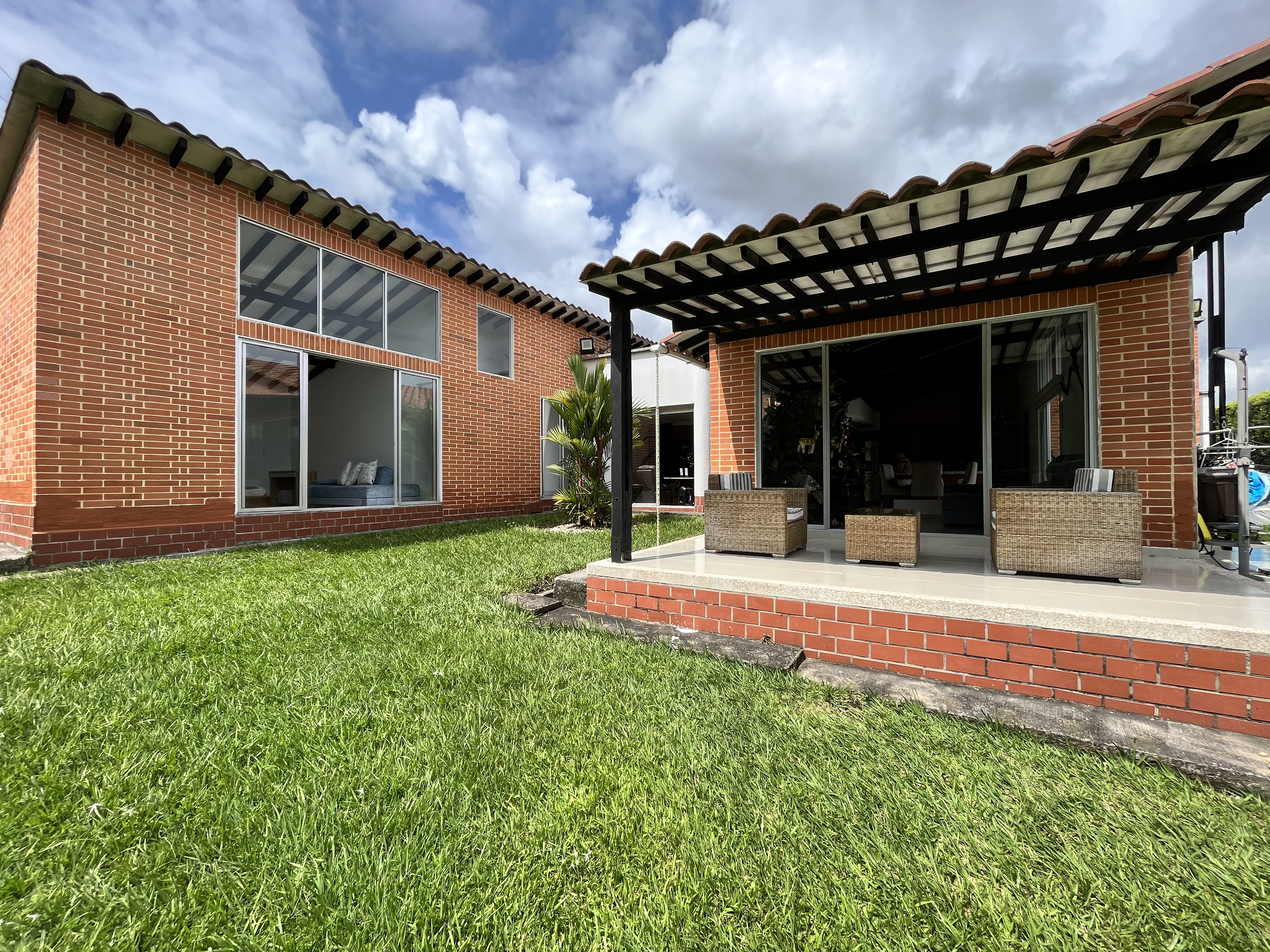 CASA CAMPESTRE EN VENTA CERRITOS LA VIRGINIA 