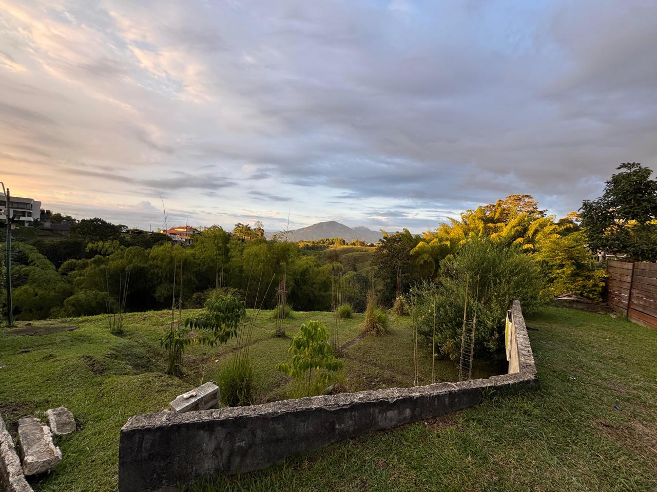 Lote en Venta Frente al Liceo Francés de Pereira