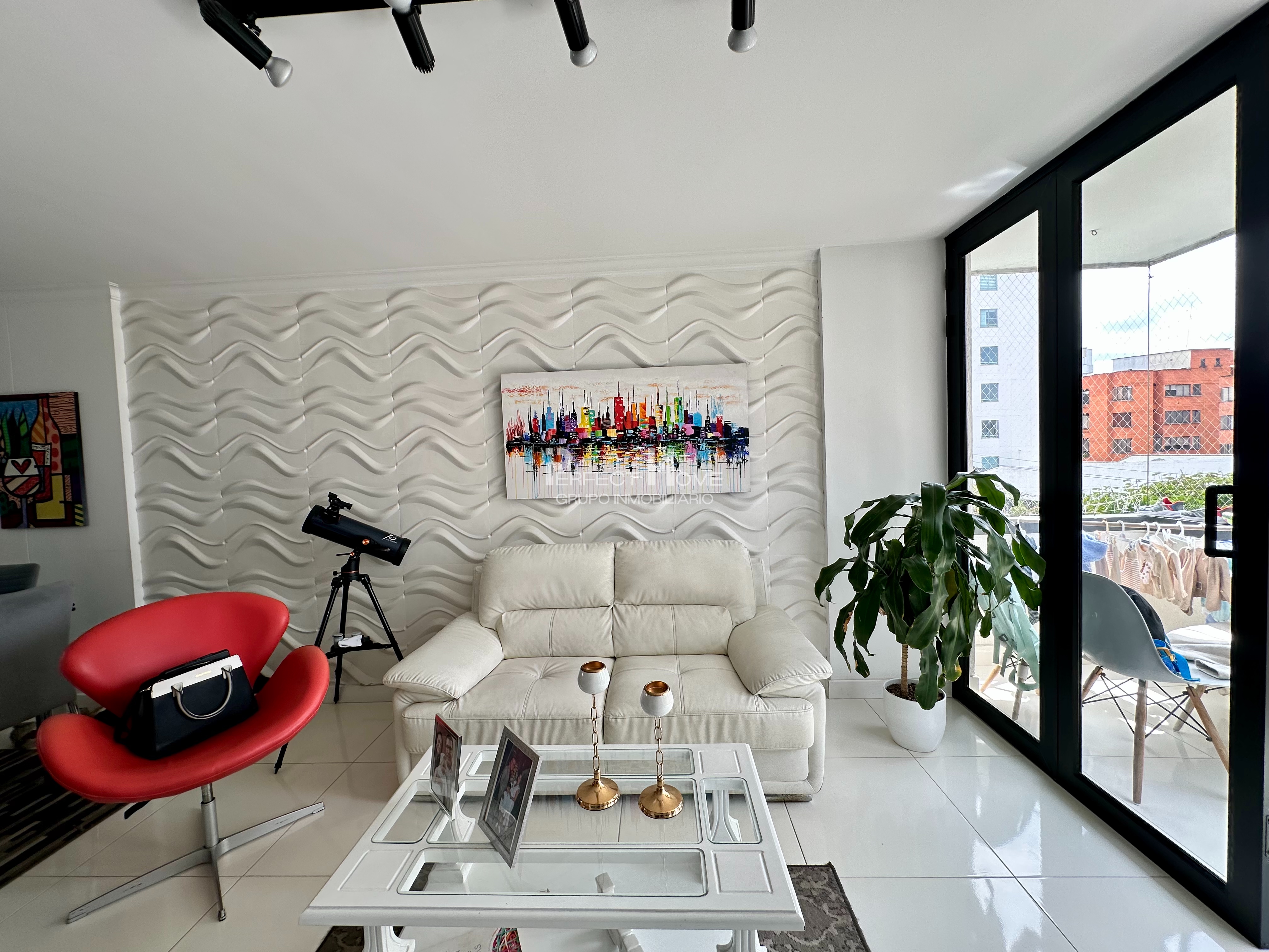 Apartamento Remodelado en Venta, Pinares