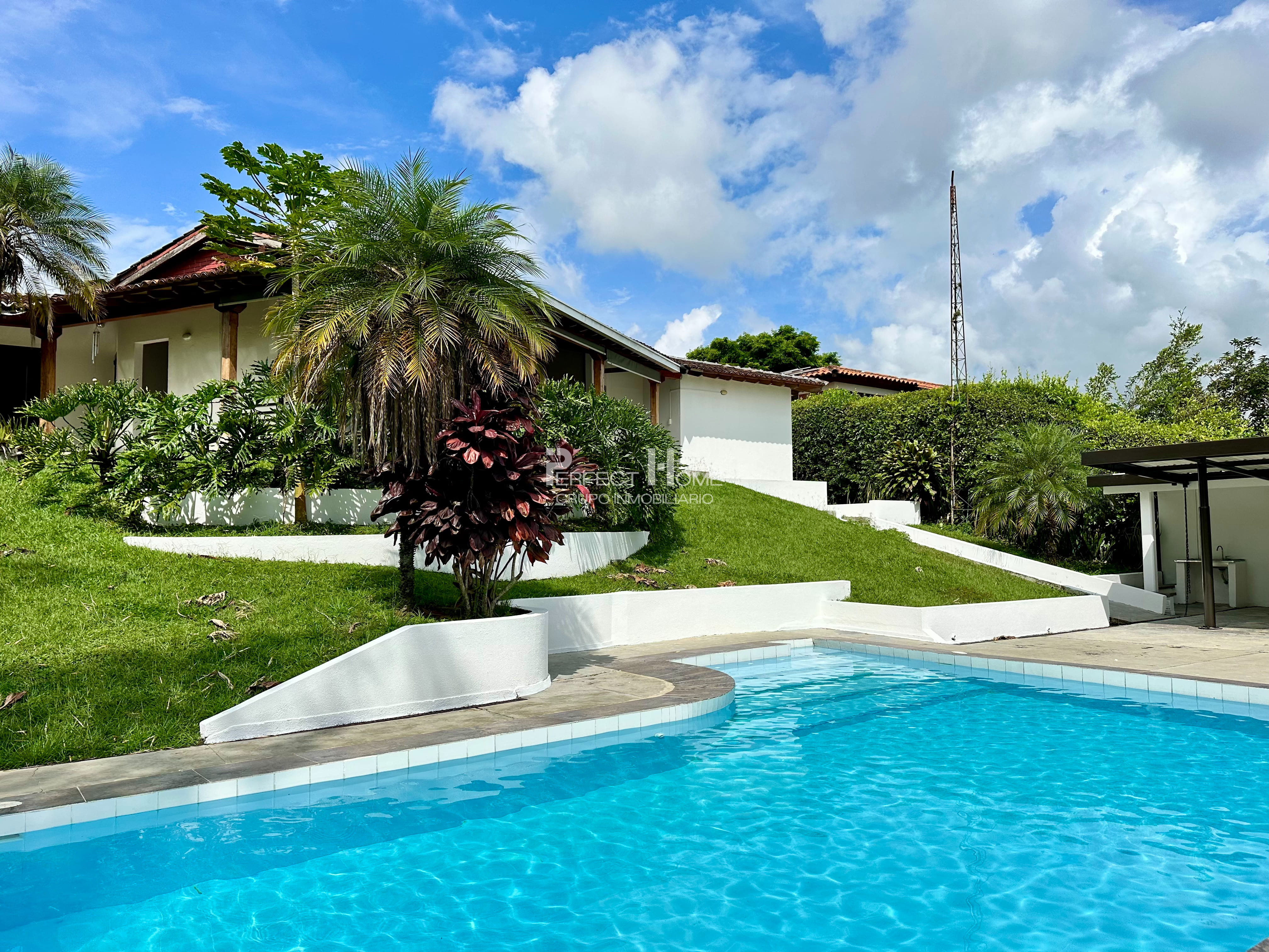 Casa Campestre en Venta, Cerritos Pereira