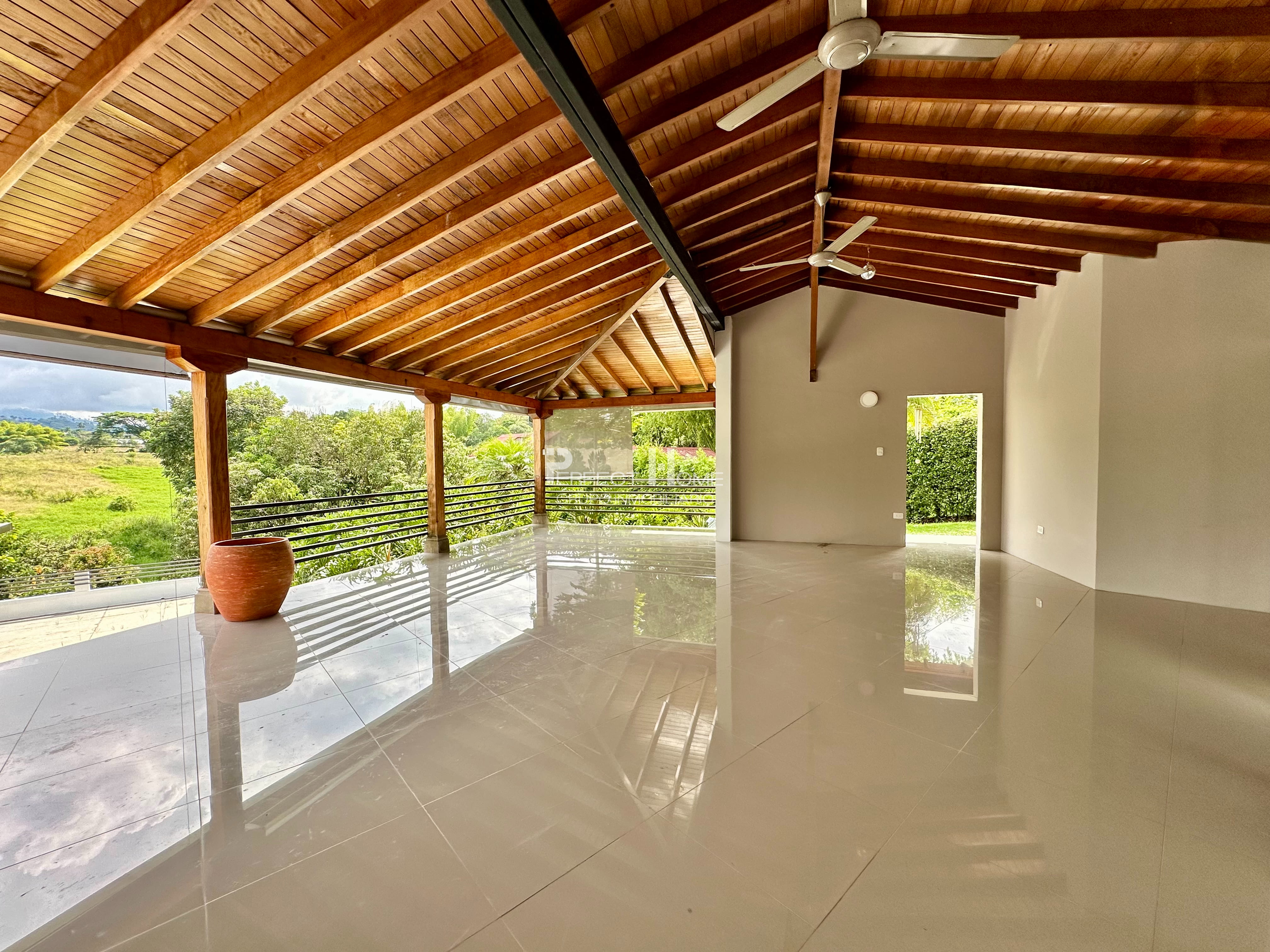 Casa Campestre en Venta, Cerritos Pereira