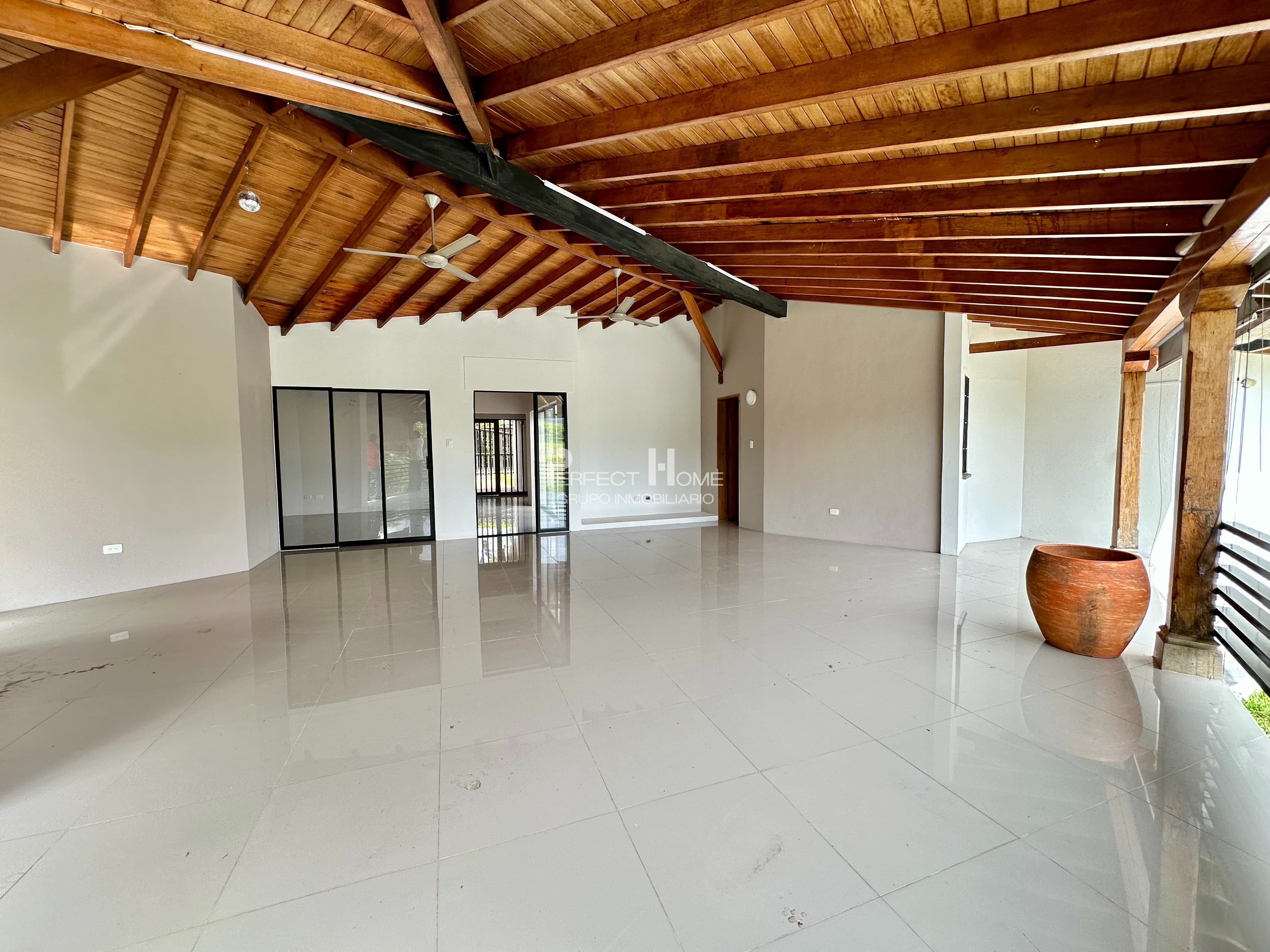 Casa Campestre en Venta, Cerritos Pereira