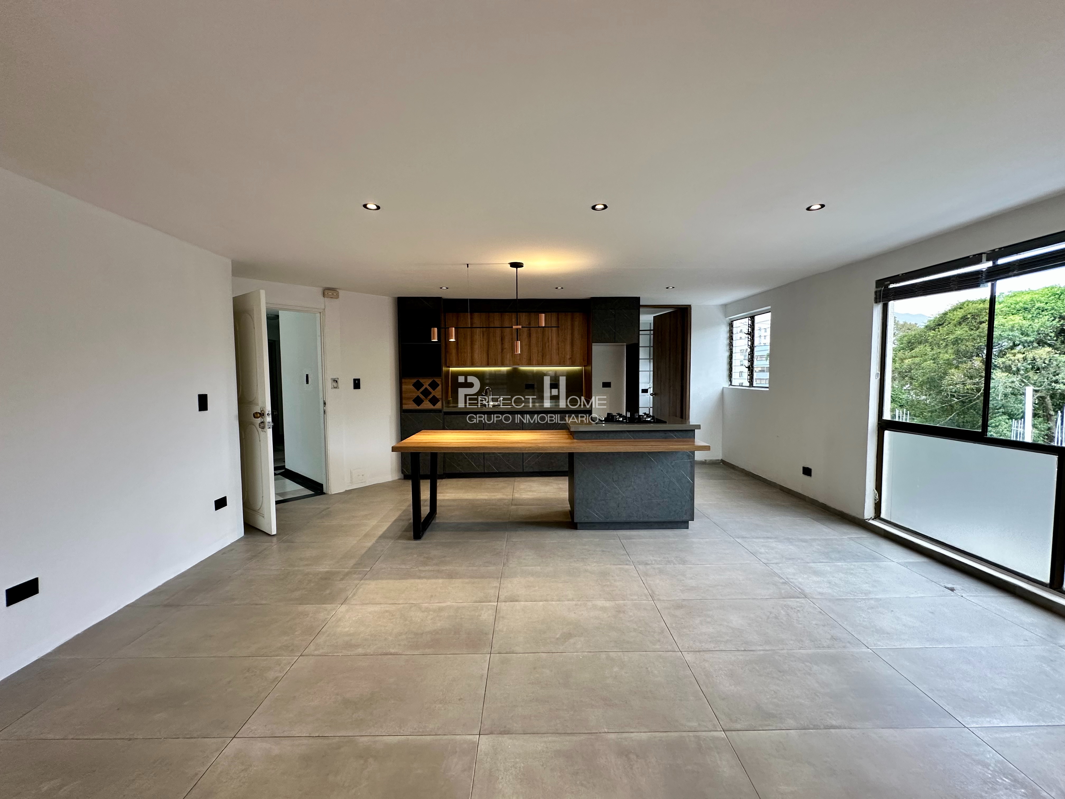 Apartamento Remodelado en Venta en los Álamos