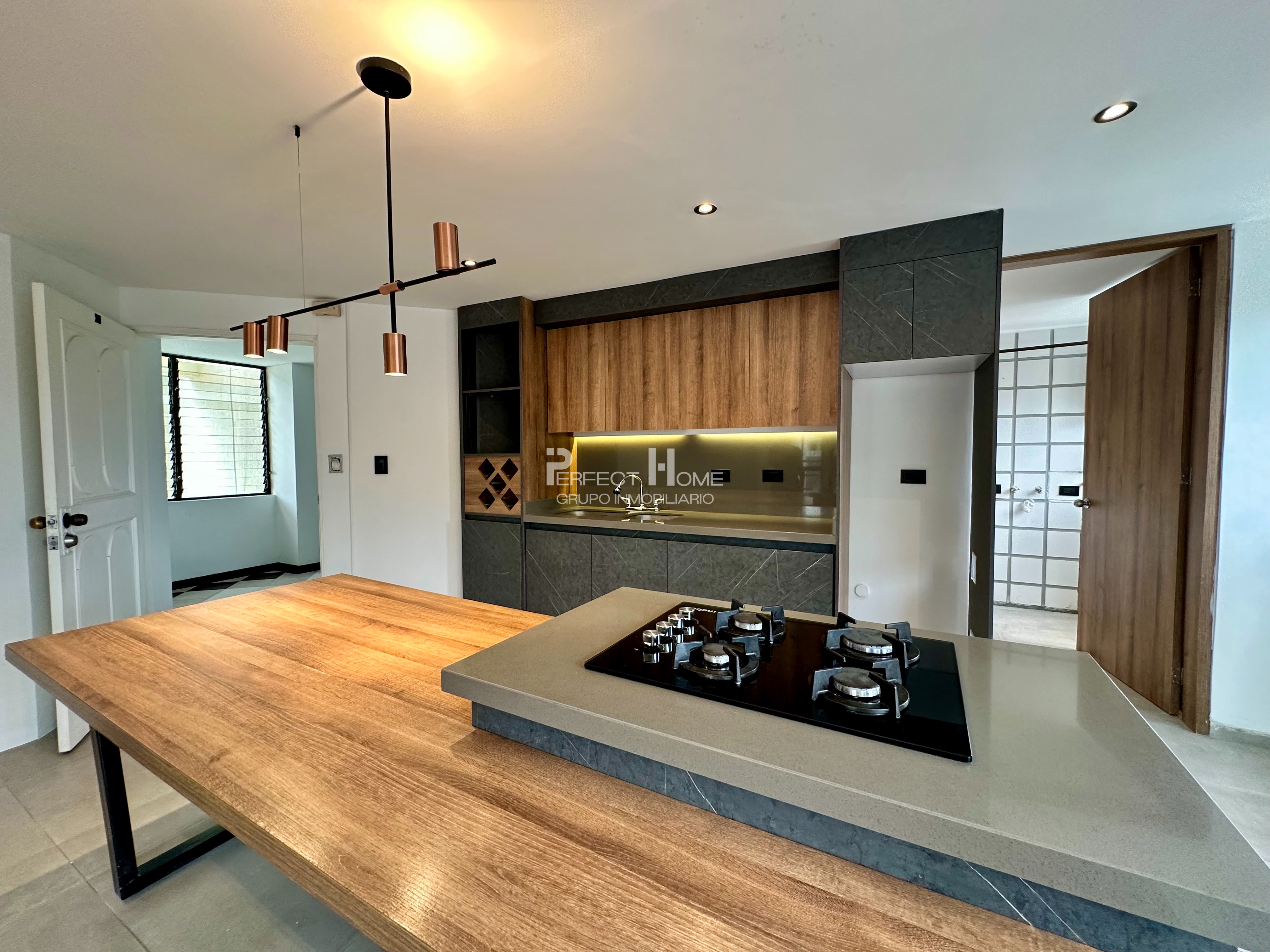 Apartamento Remodelado en Venta en los Álamos