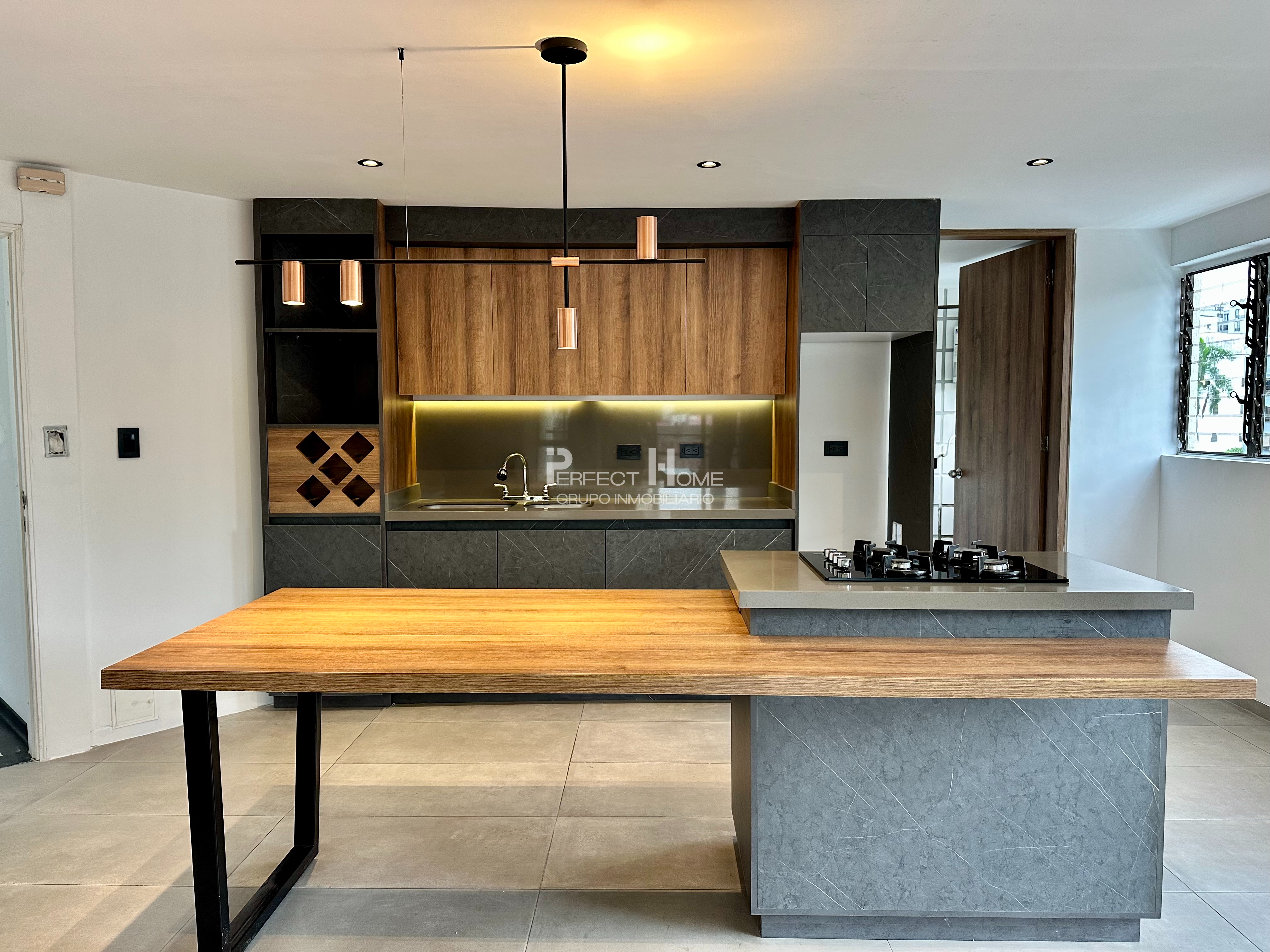 Apartamento Remodelado en Venta en los Álamos