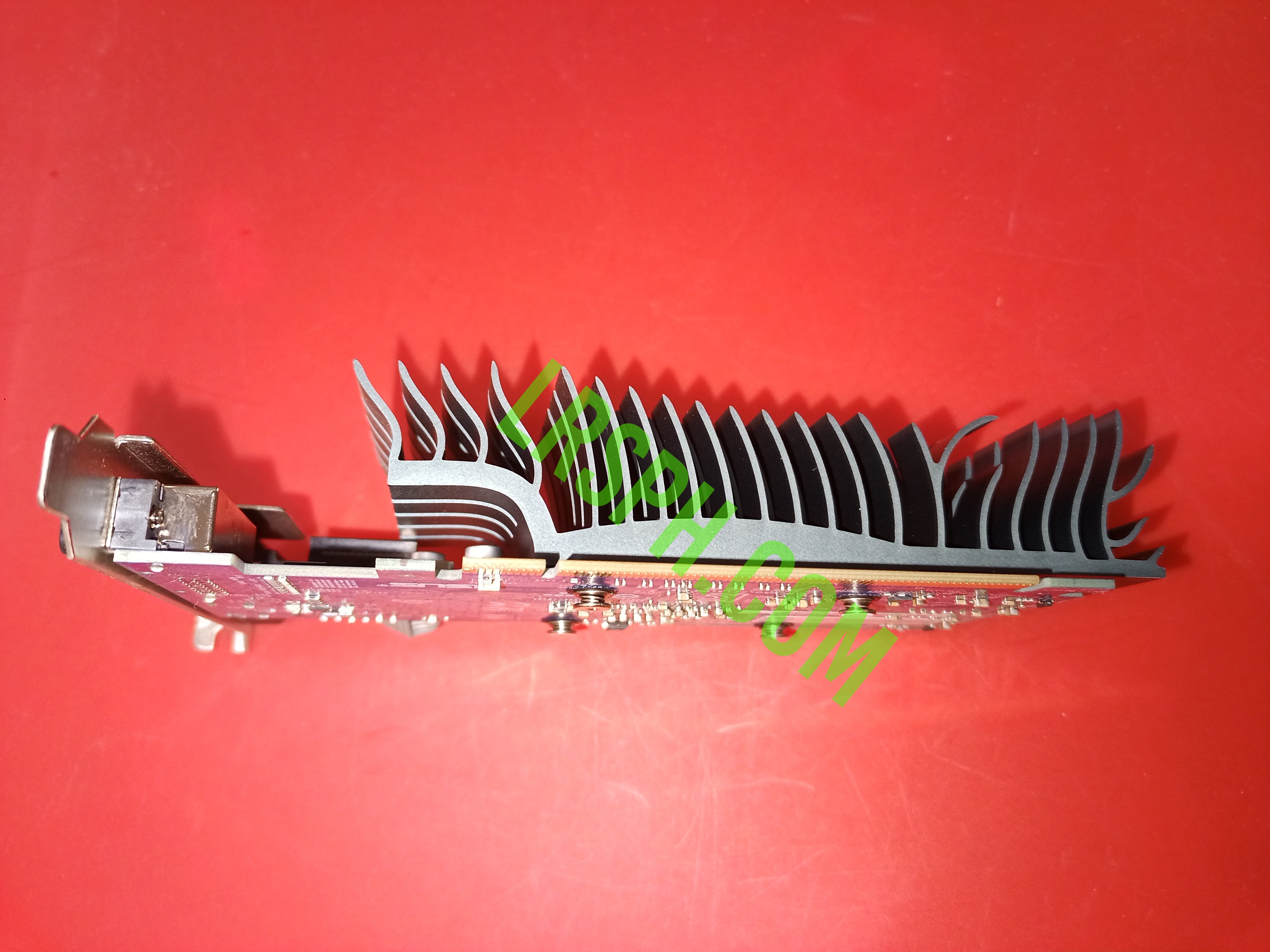 Tarjeta de video nvidia GT730 2GB DVI, VGA y HDMI