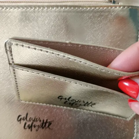 GALERIES LAFAYETTE Pochette à zip et porte-cartes dorés