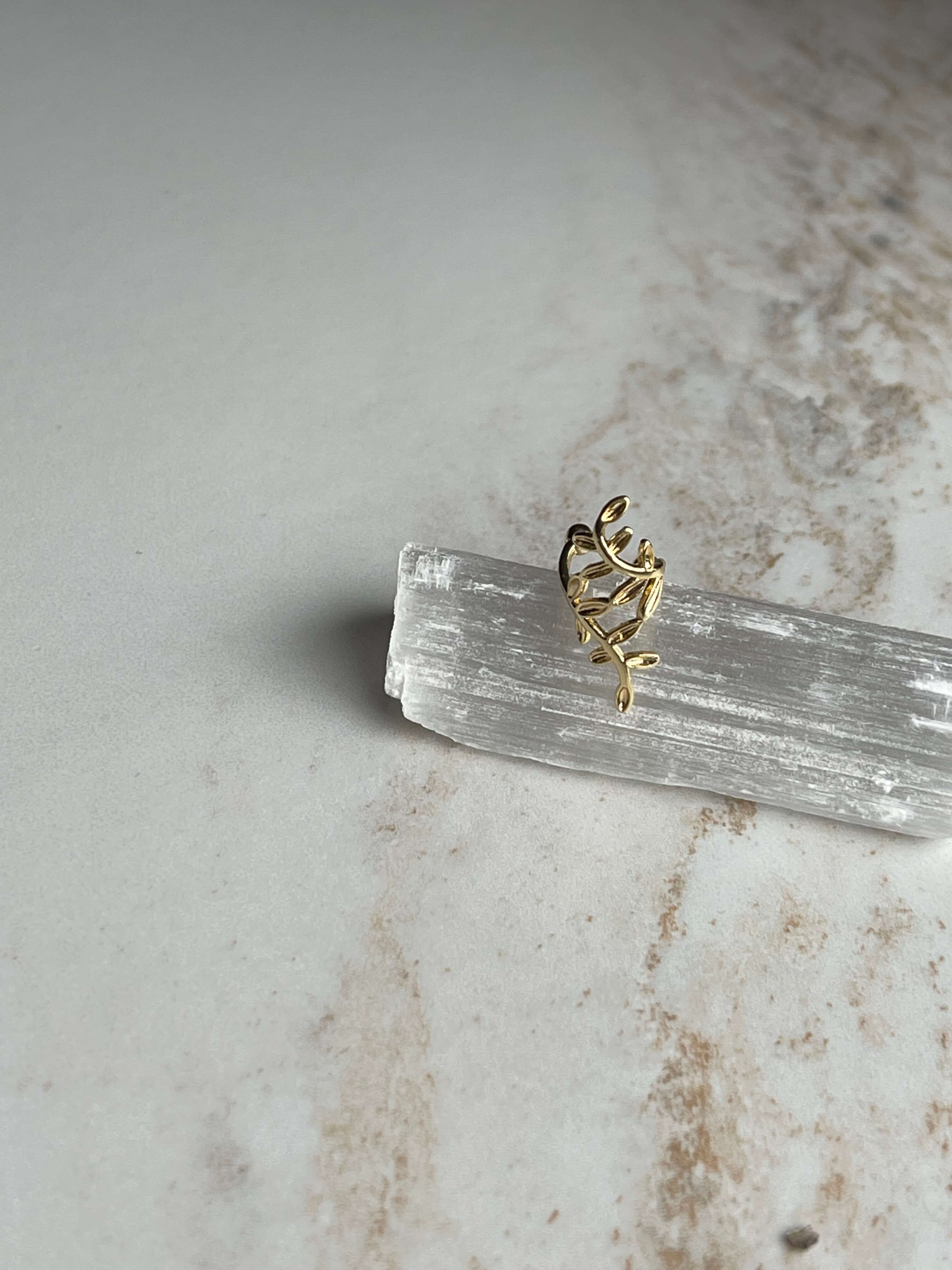 Gėlės ear cuff