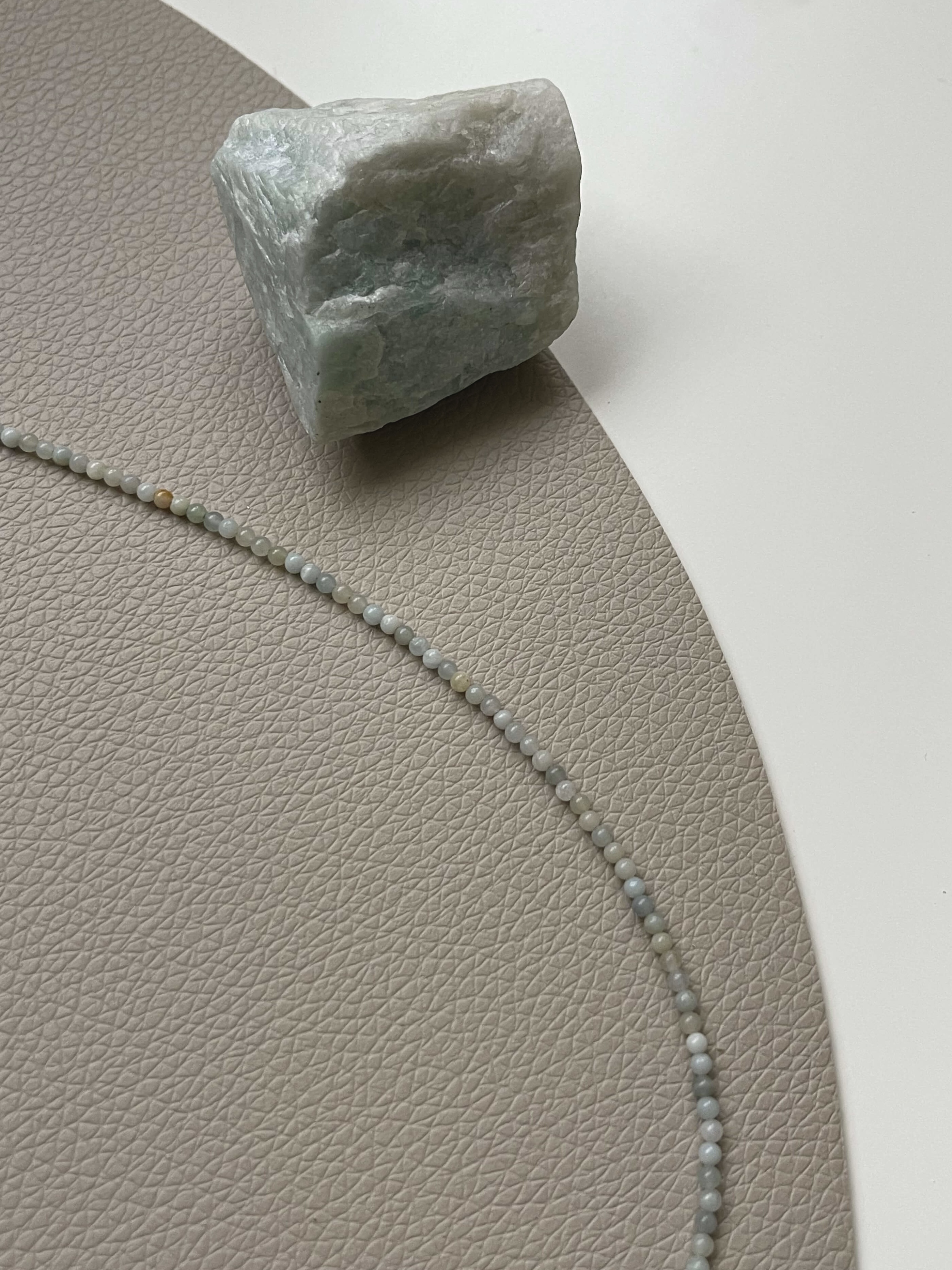 Amazonito vėrinys, 2 mm