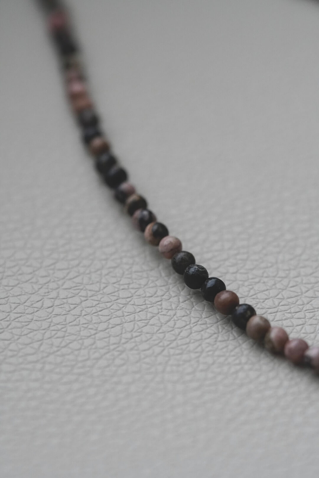Rodonito vėrinys su širdele, 3 mm