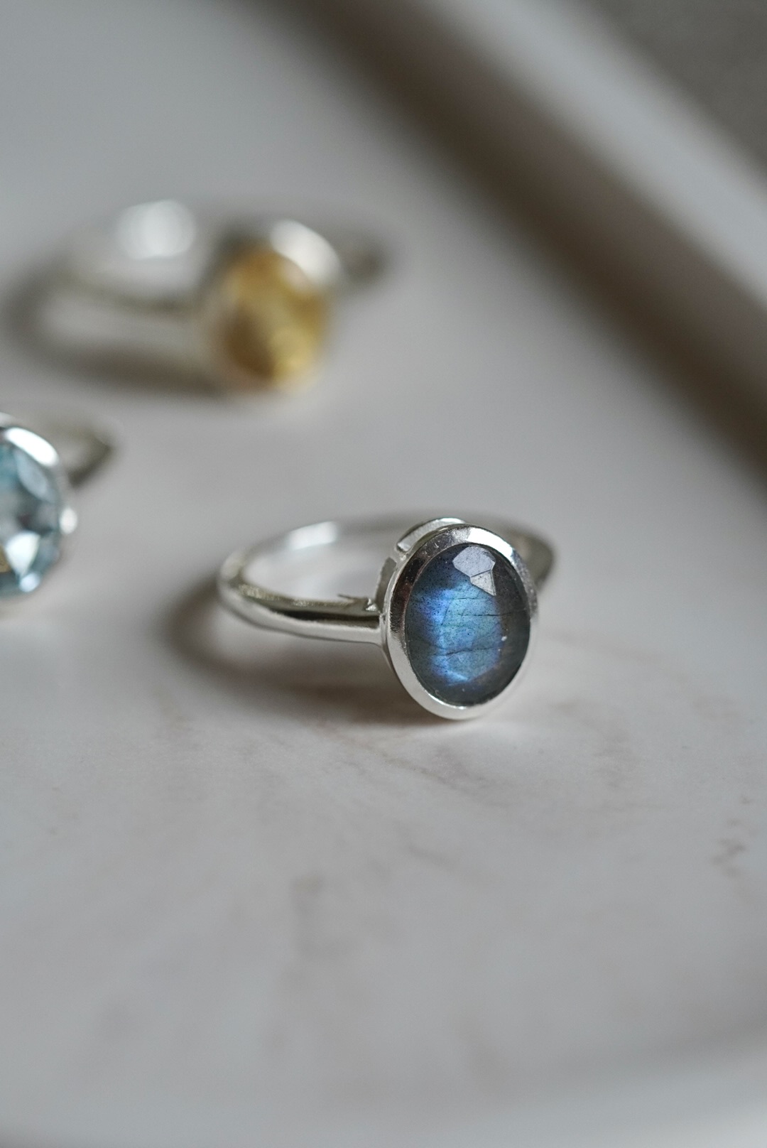Žiedas su labradoritu, 5 dydis (15.7 mm)