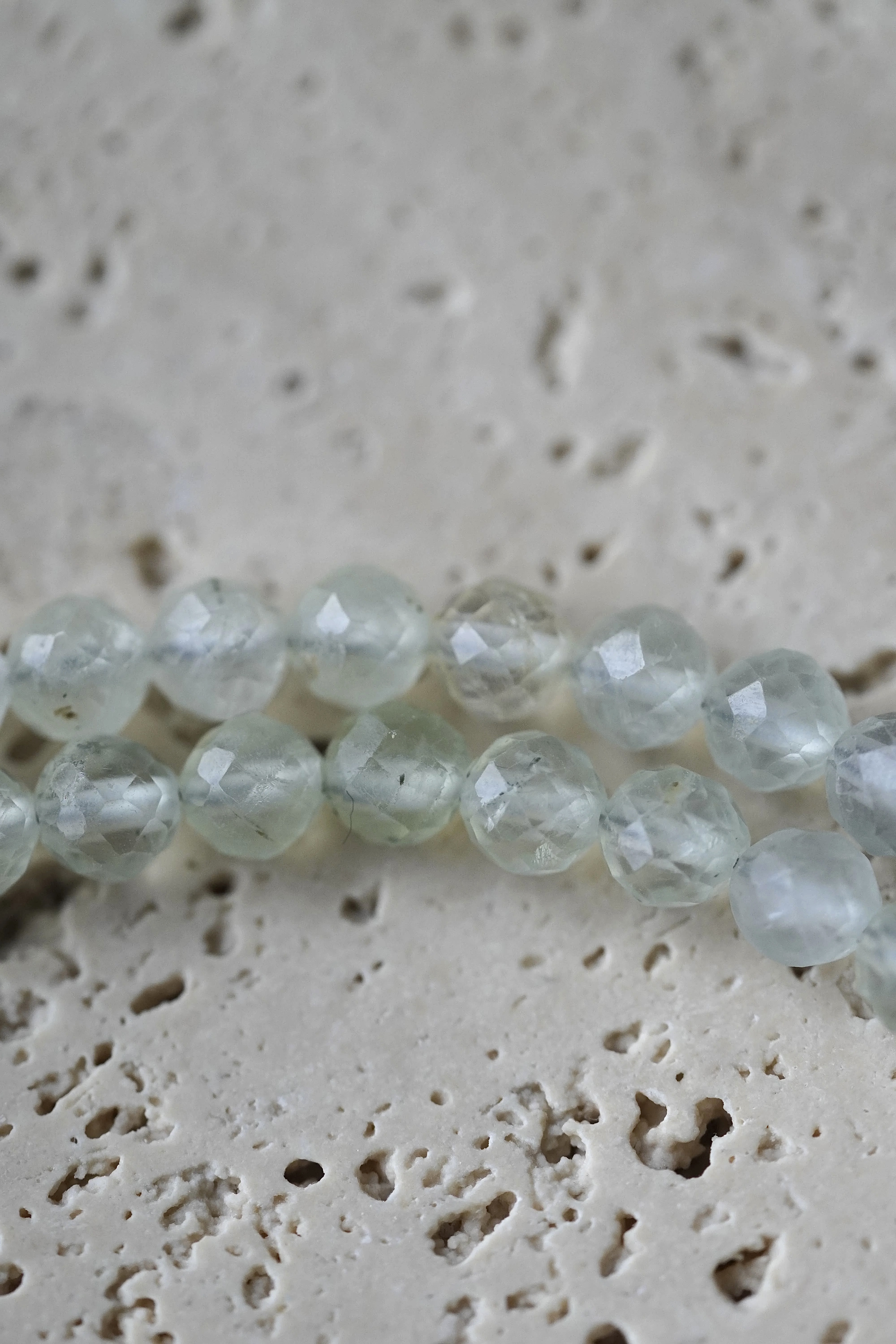 Prenito vėrinys, 4 mm briaunuotas