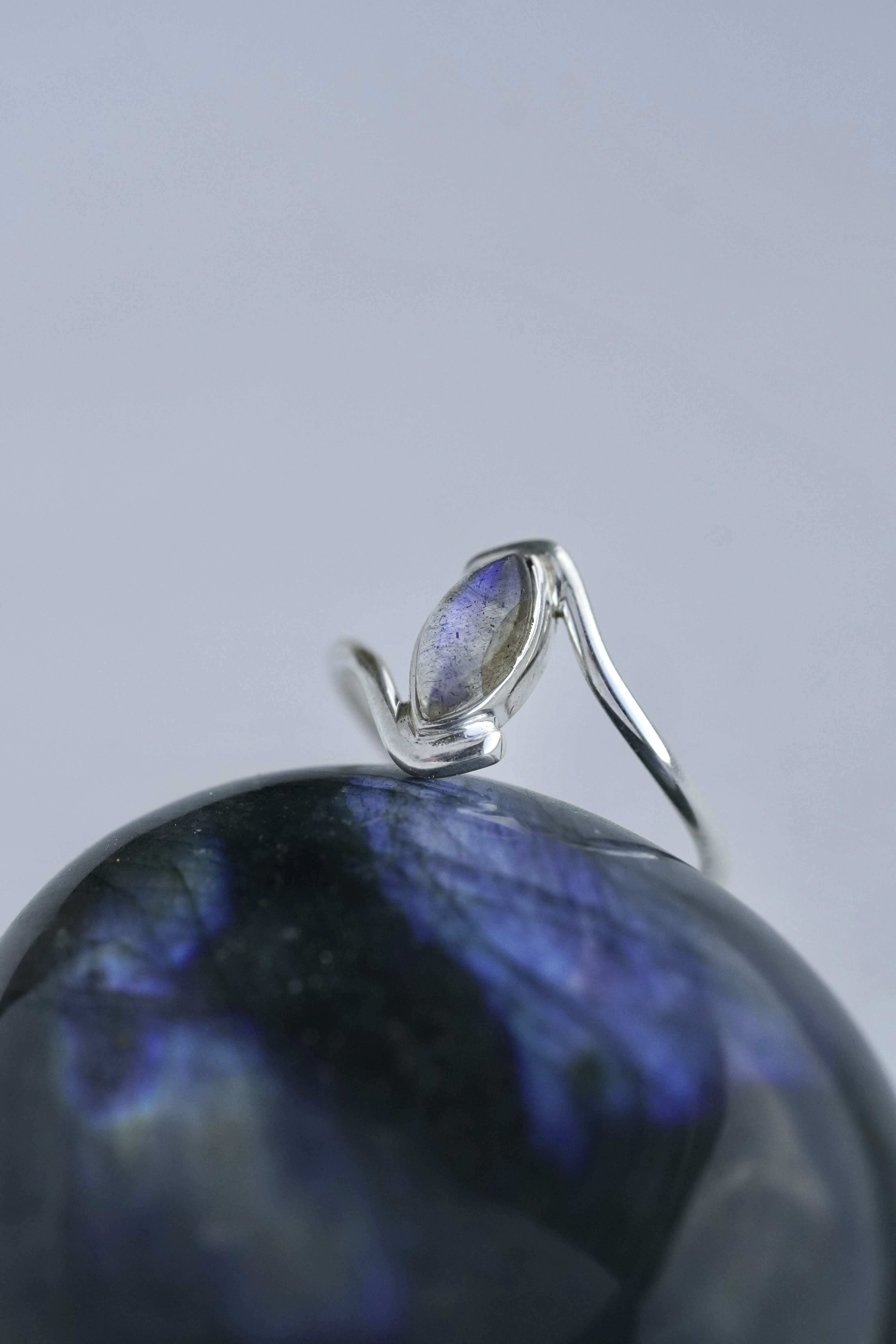 Žiedas su labradoritu, 16.3 mm