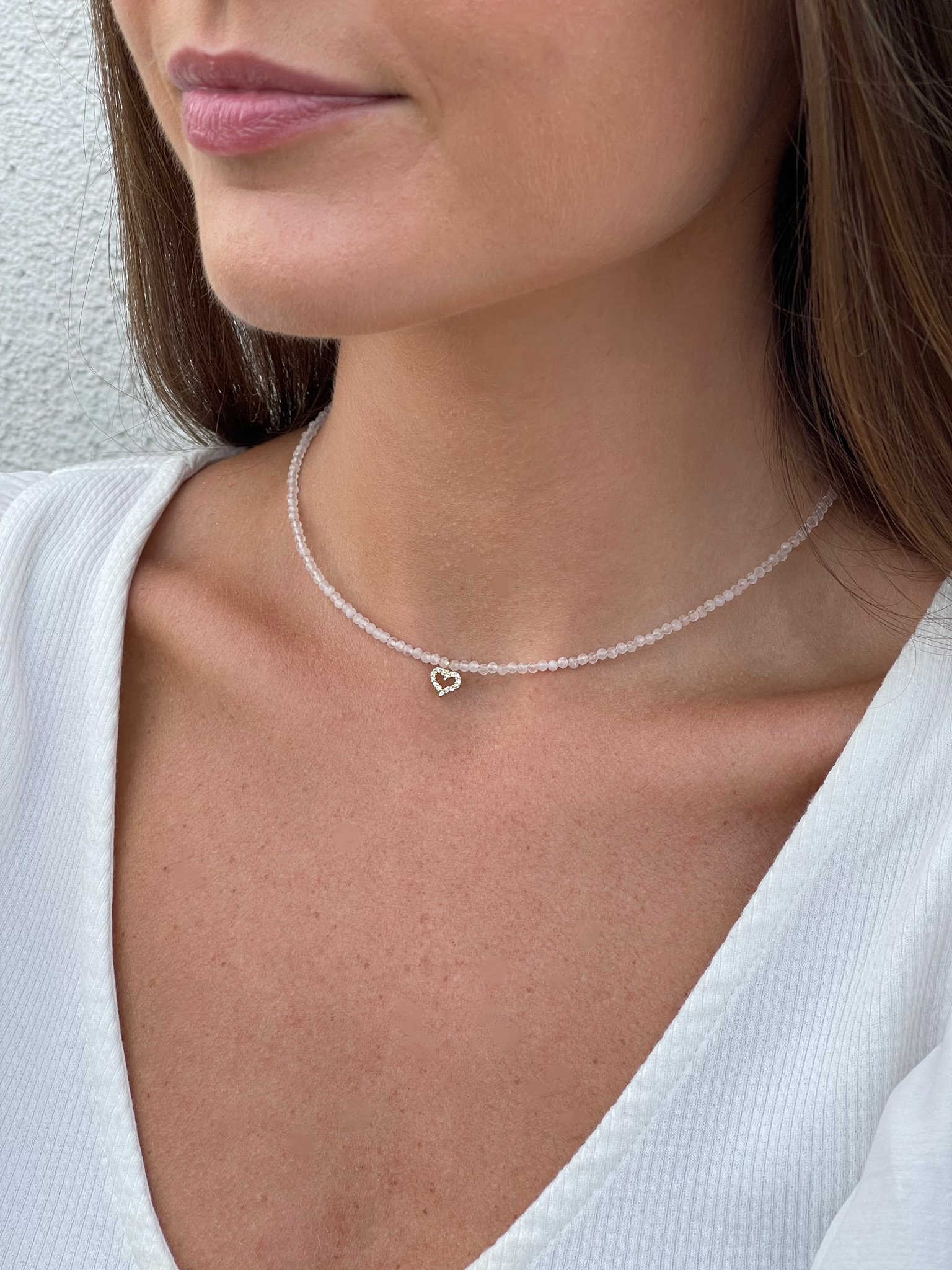 Rožinio kvarco vėrinys su širdute, 2 mm briaunuotas