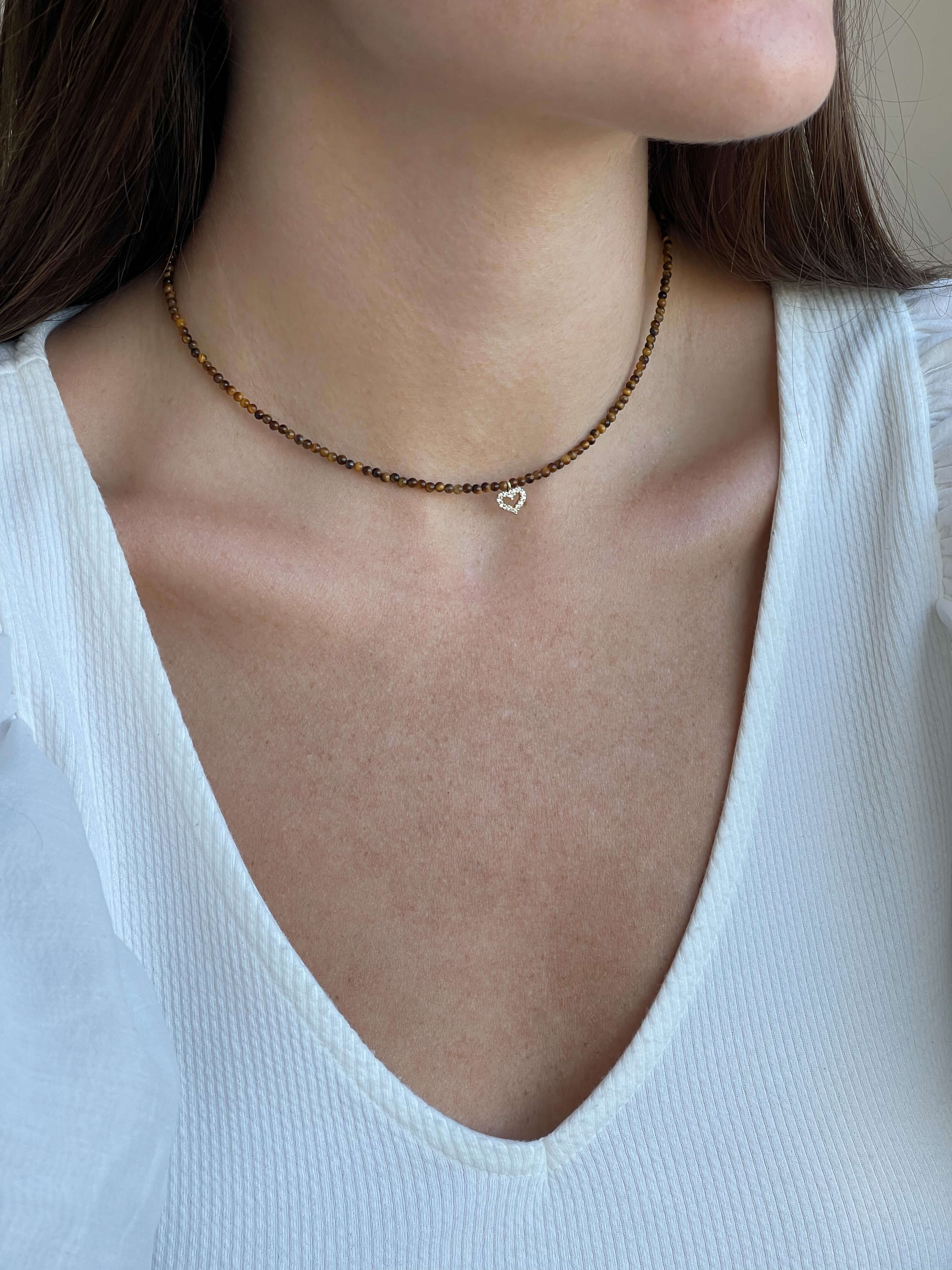 Tigro akies akmens vėrinys su širdele, 2 mm
