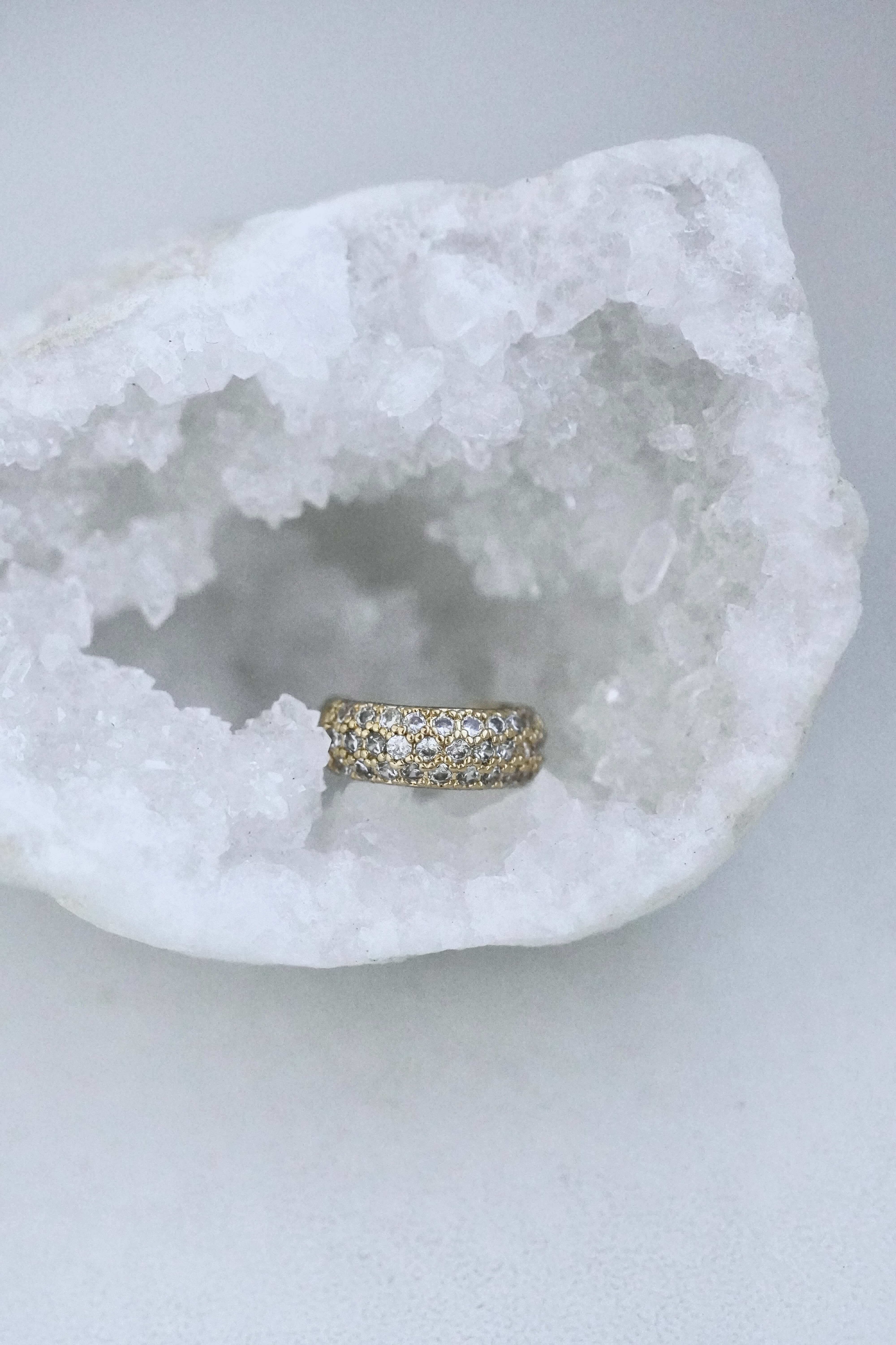 Paauksuotas ear cuff su cirkoniais