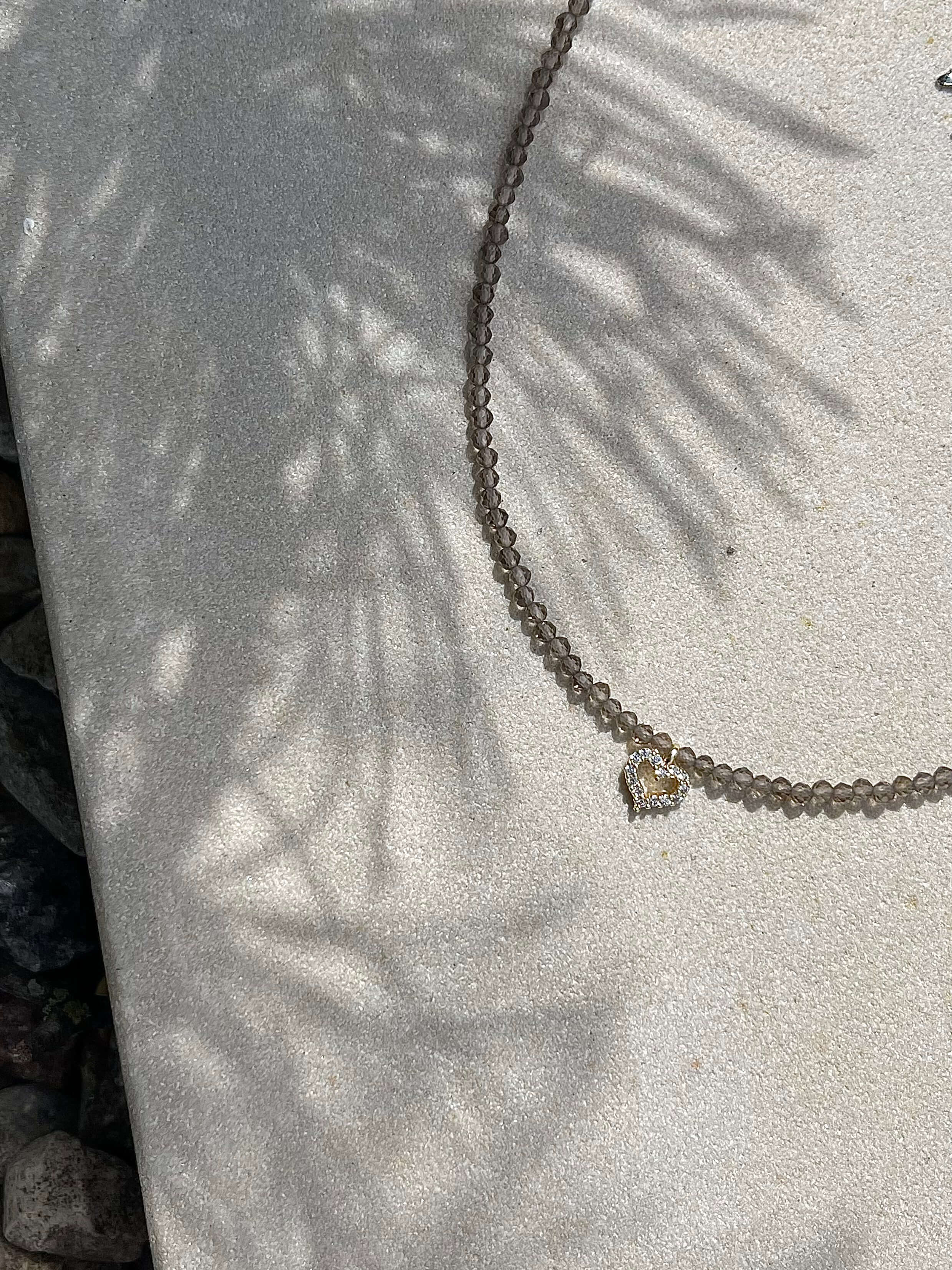 Dūminio kvarco vėrinys su širdute, 2 mm
