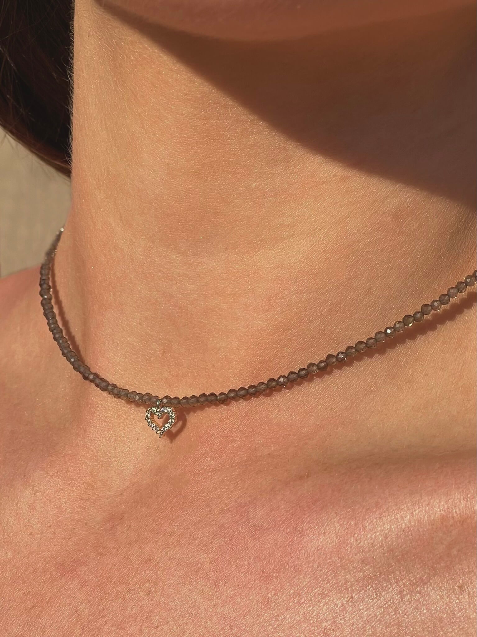 Dūminio kvarco vėrinys su širdute, 2 mm