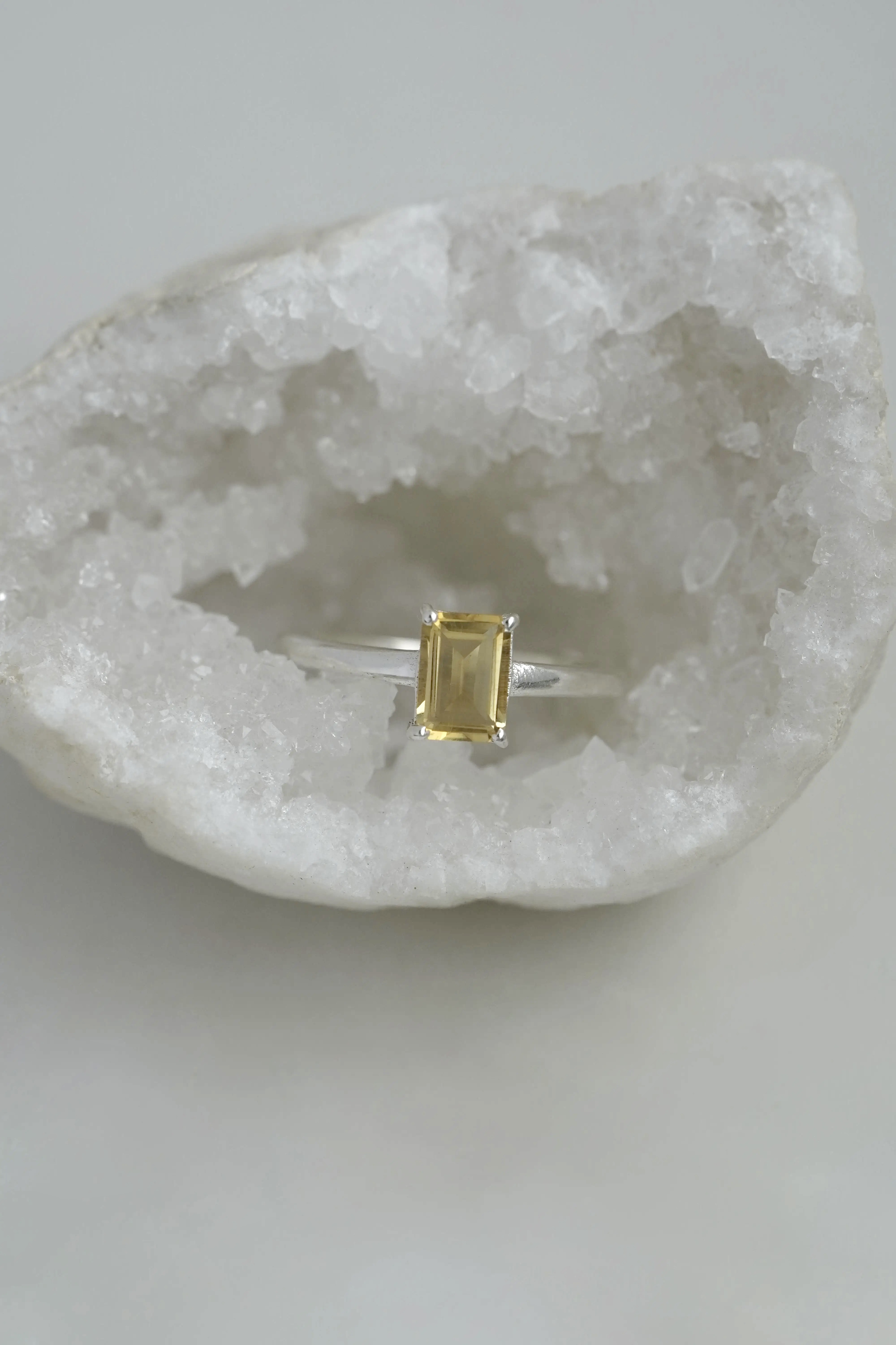 Citrino akmens žiedas, 6 dydis (16.5 mm)