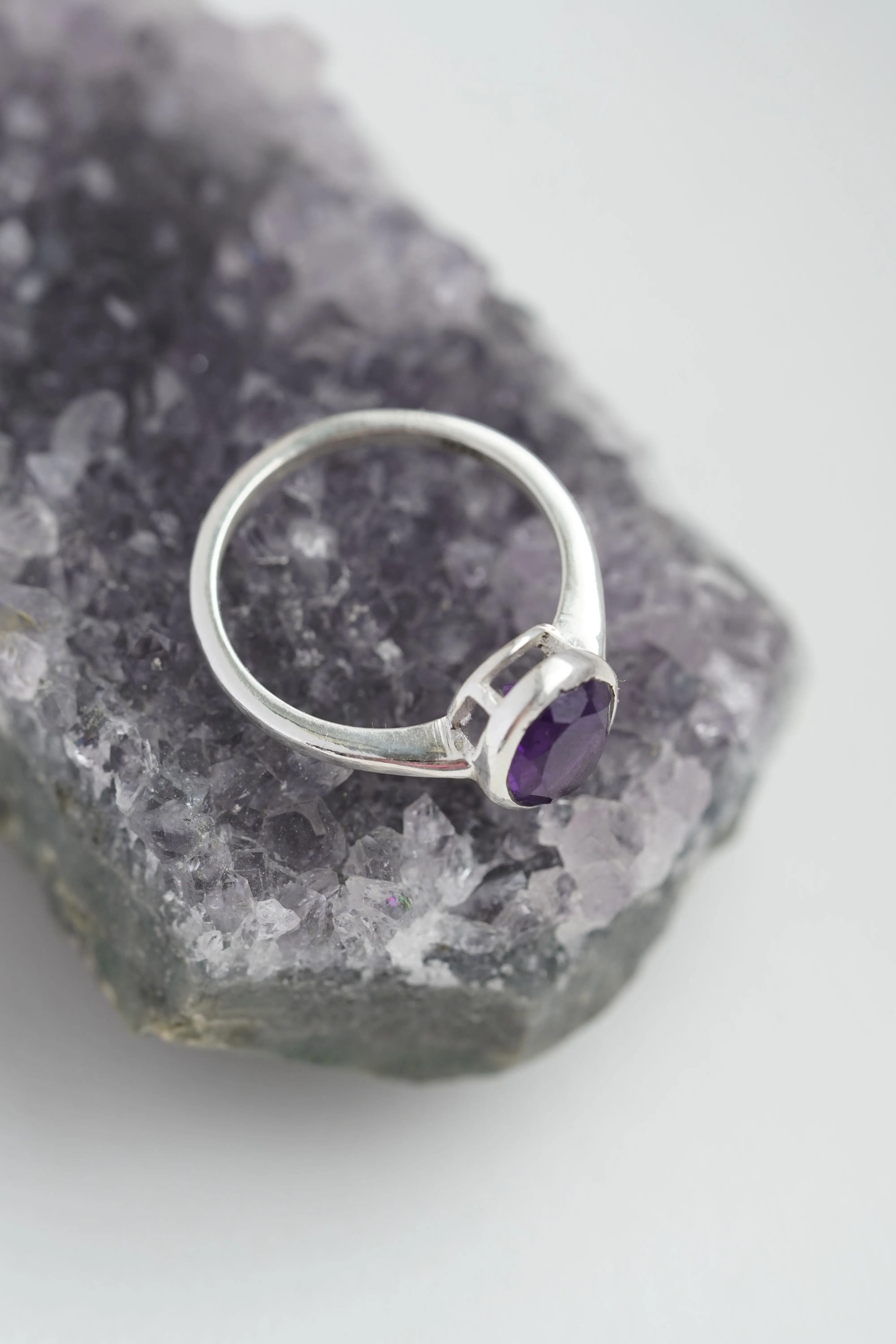 Sidabrinis žiedas su ametistu, 7 dydis (17.3 mm)