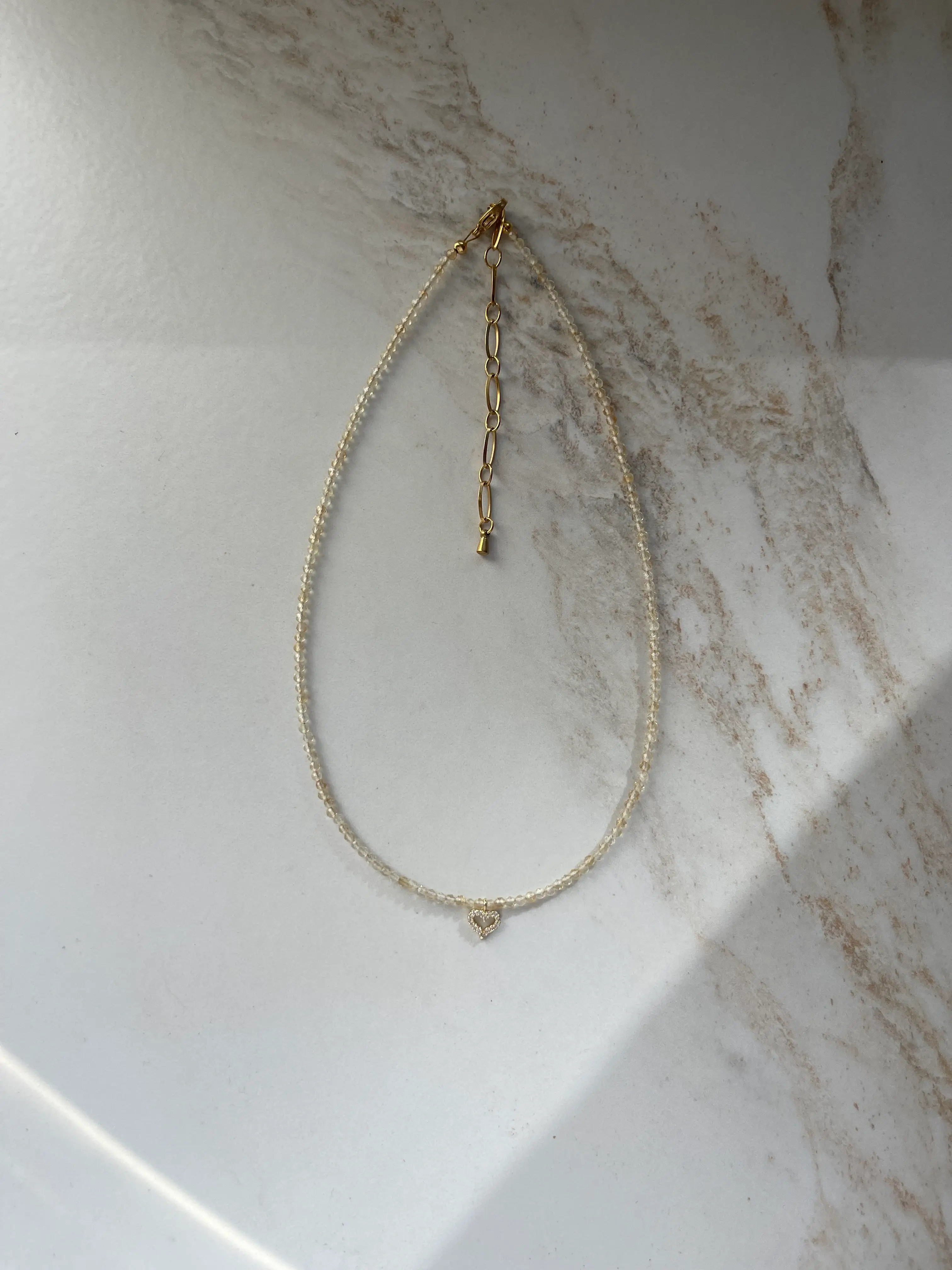 Citrino vėrinys su širdute, 2 mm