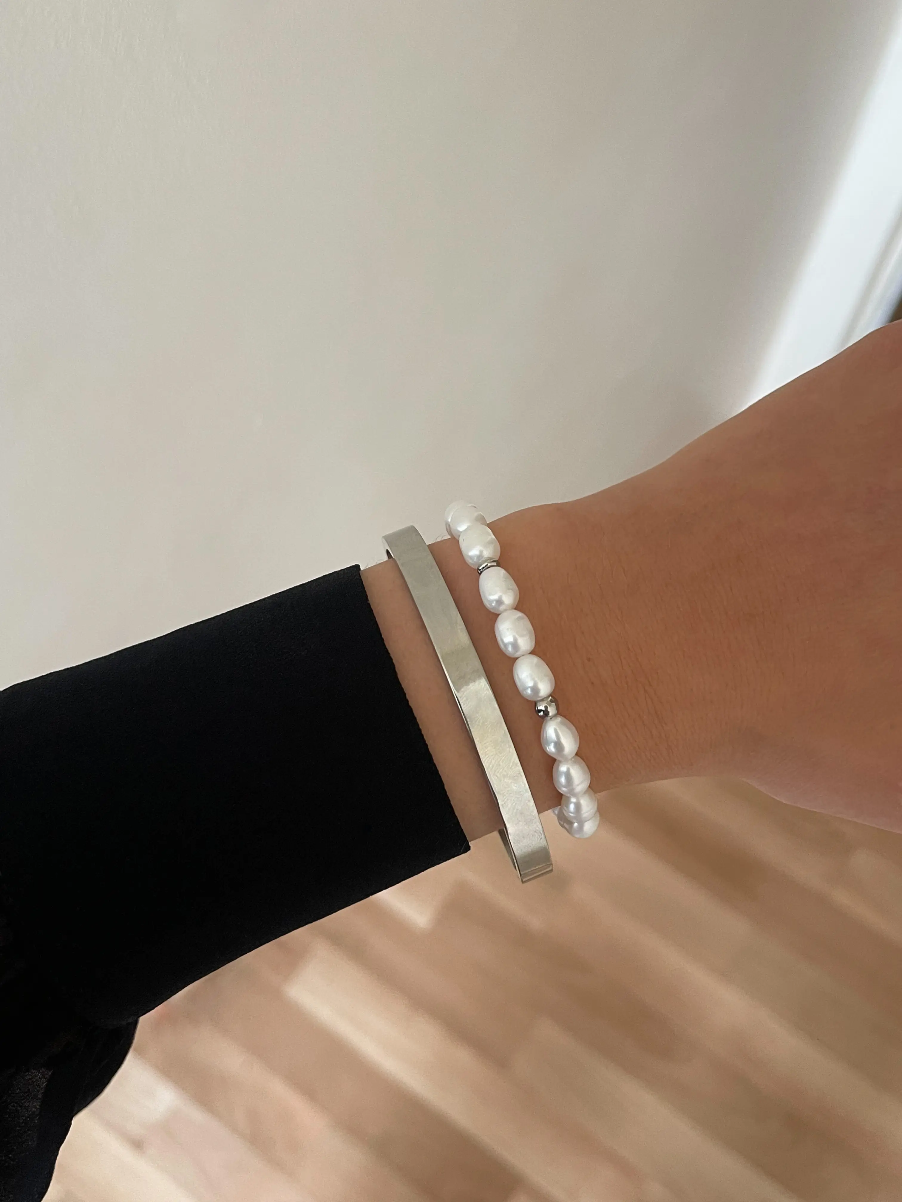 Apyrankių rinkinys su perlais, sidabrinis