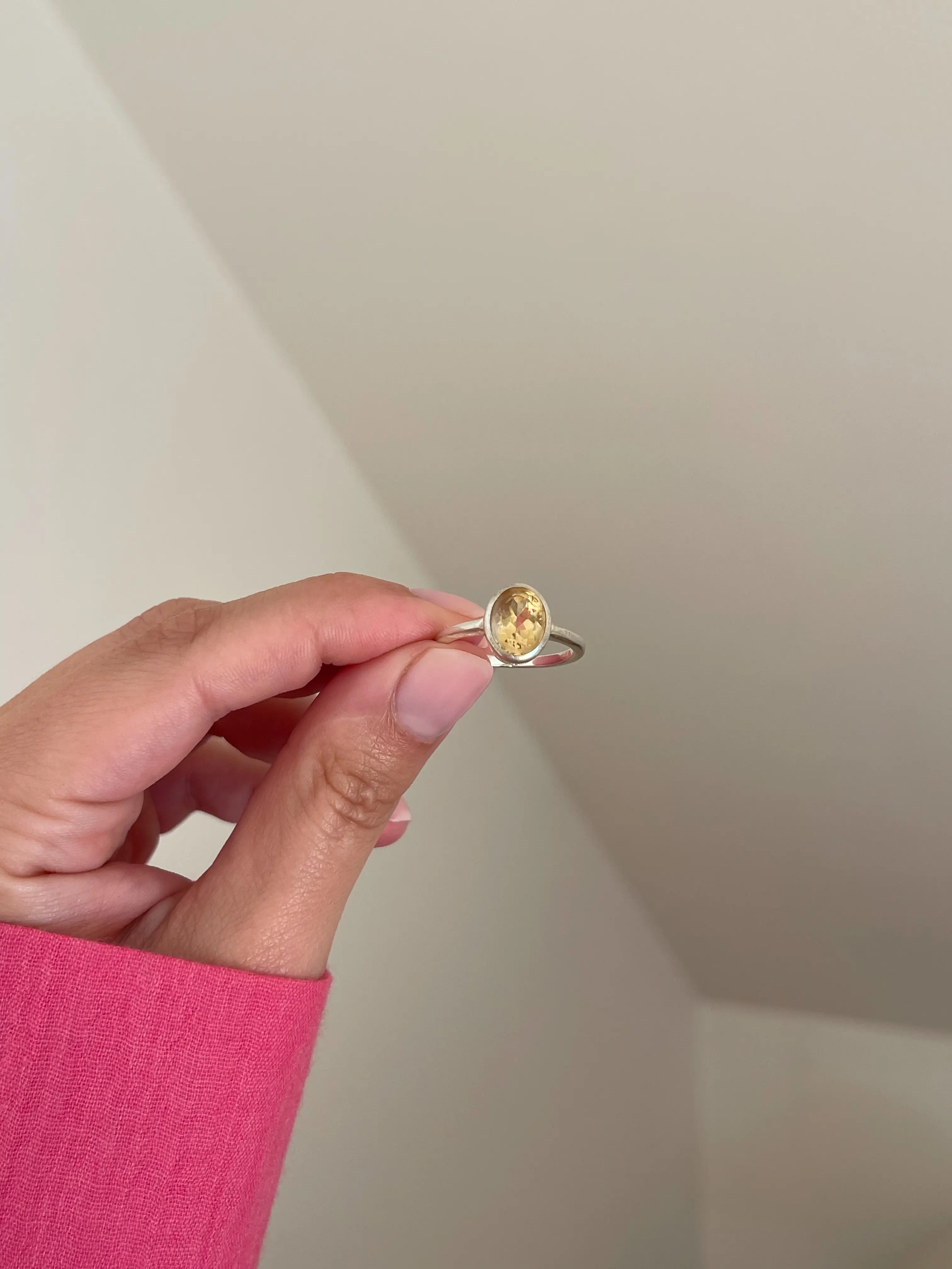 Žiedas su citrinu, 7 dydis (17.3 mm)