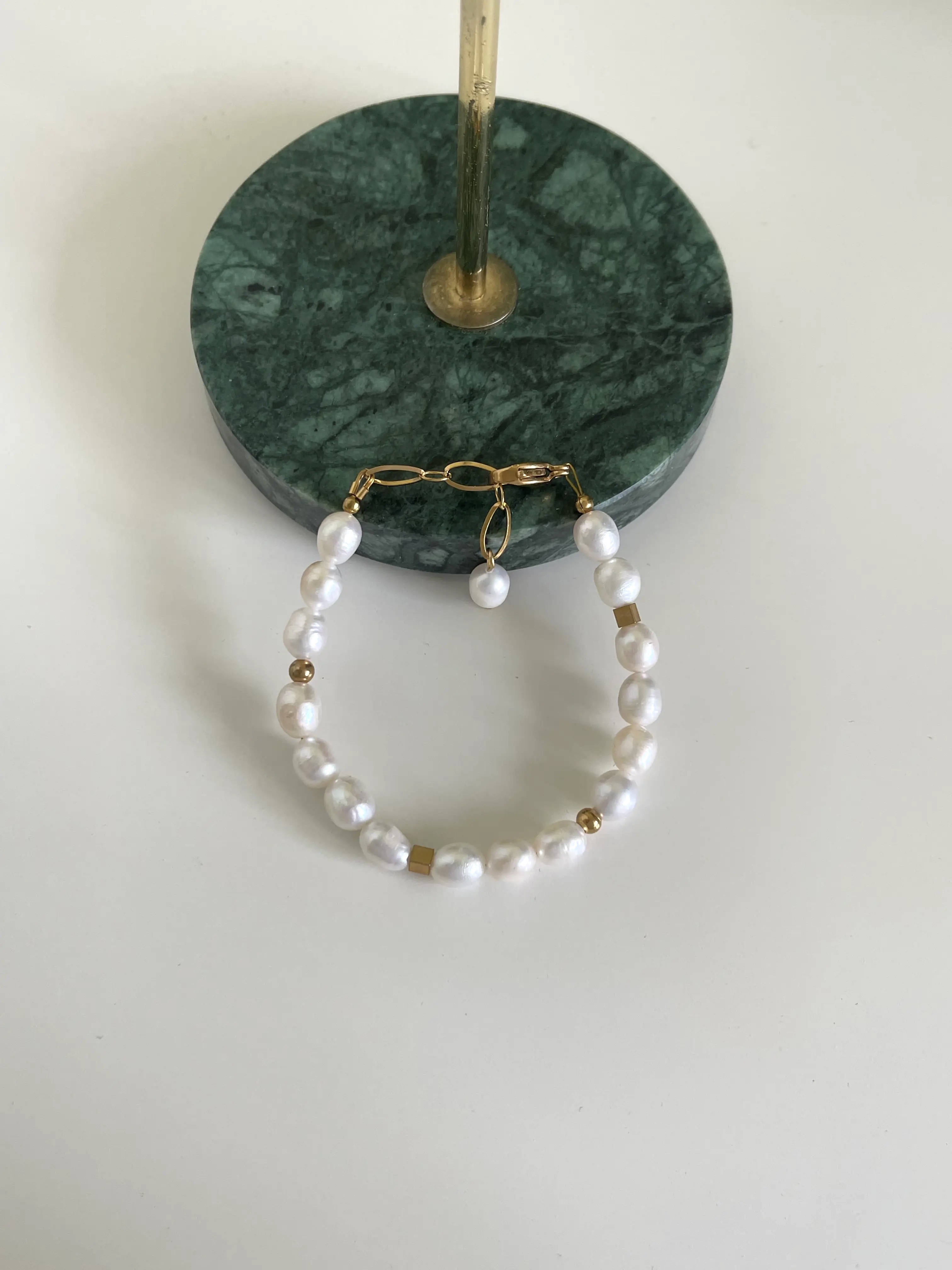 Perlų apyrankių rinkinys