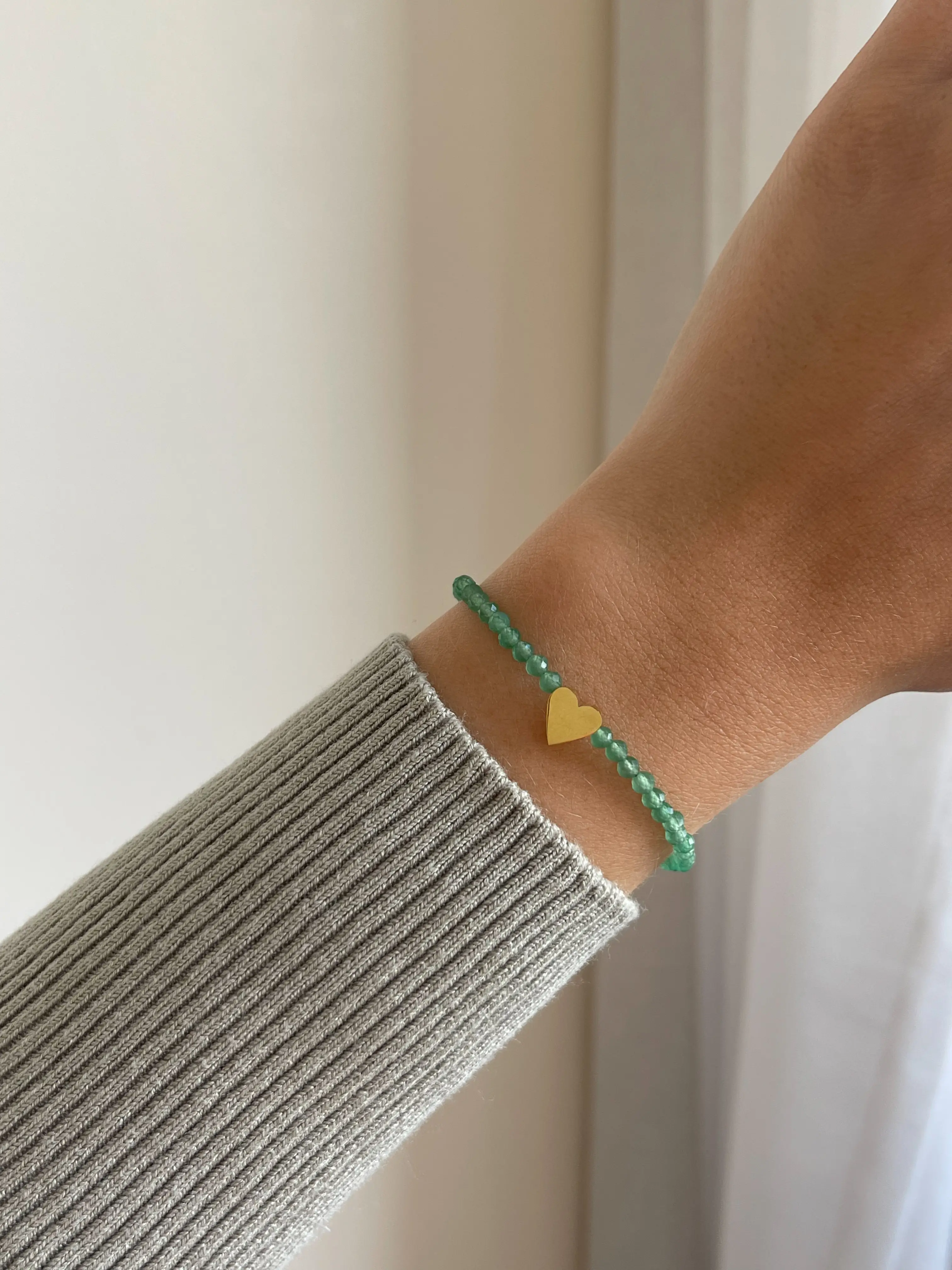Žalio avantiurino apyrankė su širdute, 3 mm briaunuota