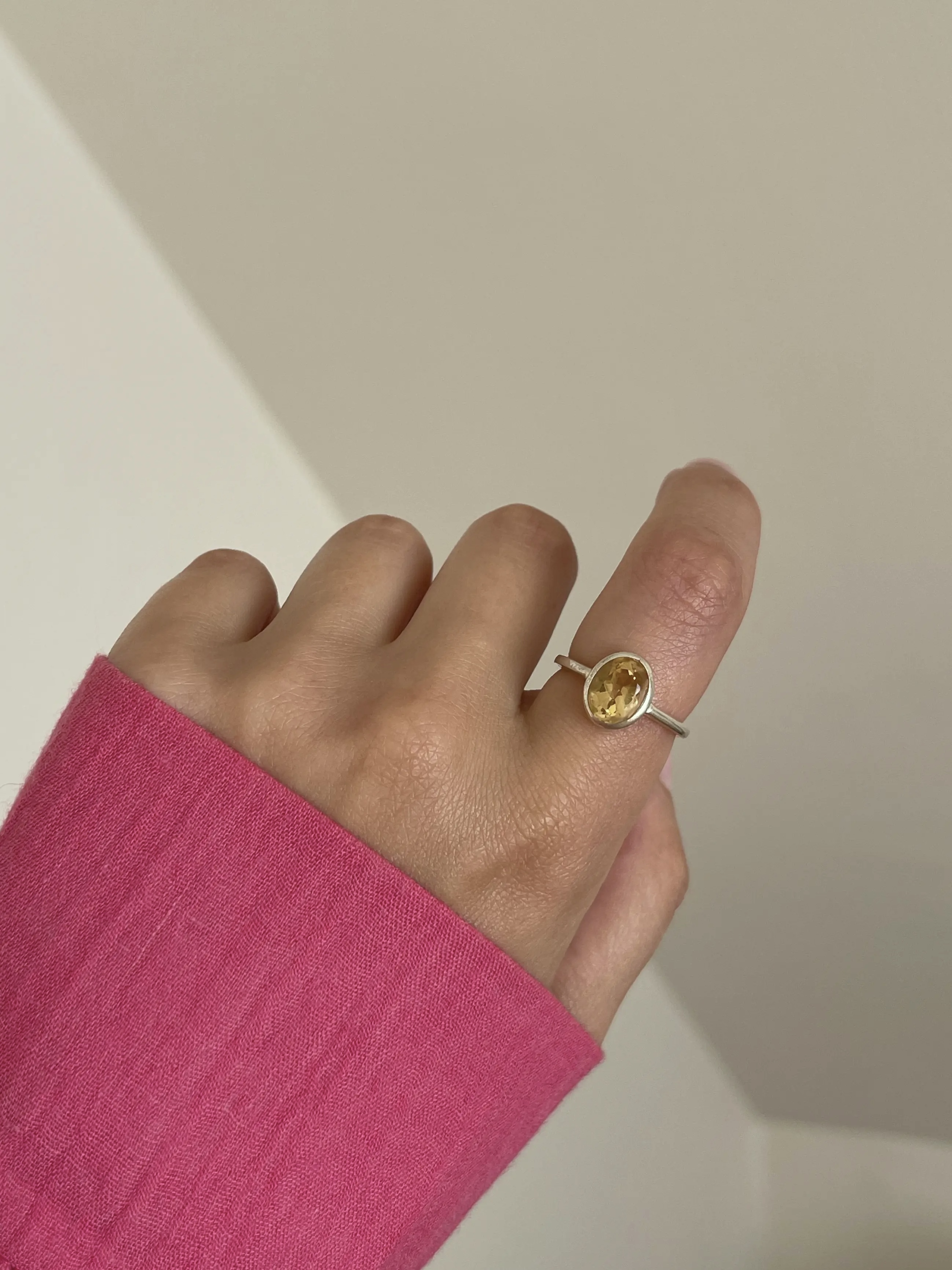 Žiedas su citrinu, 7 dydis (17.3 mm)