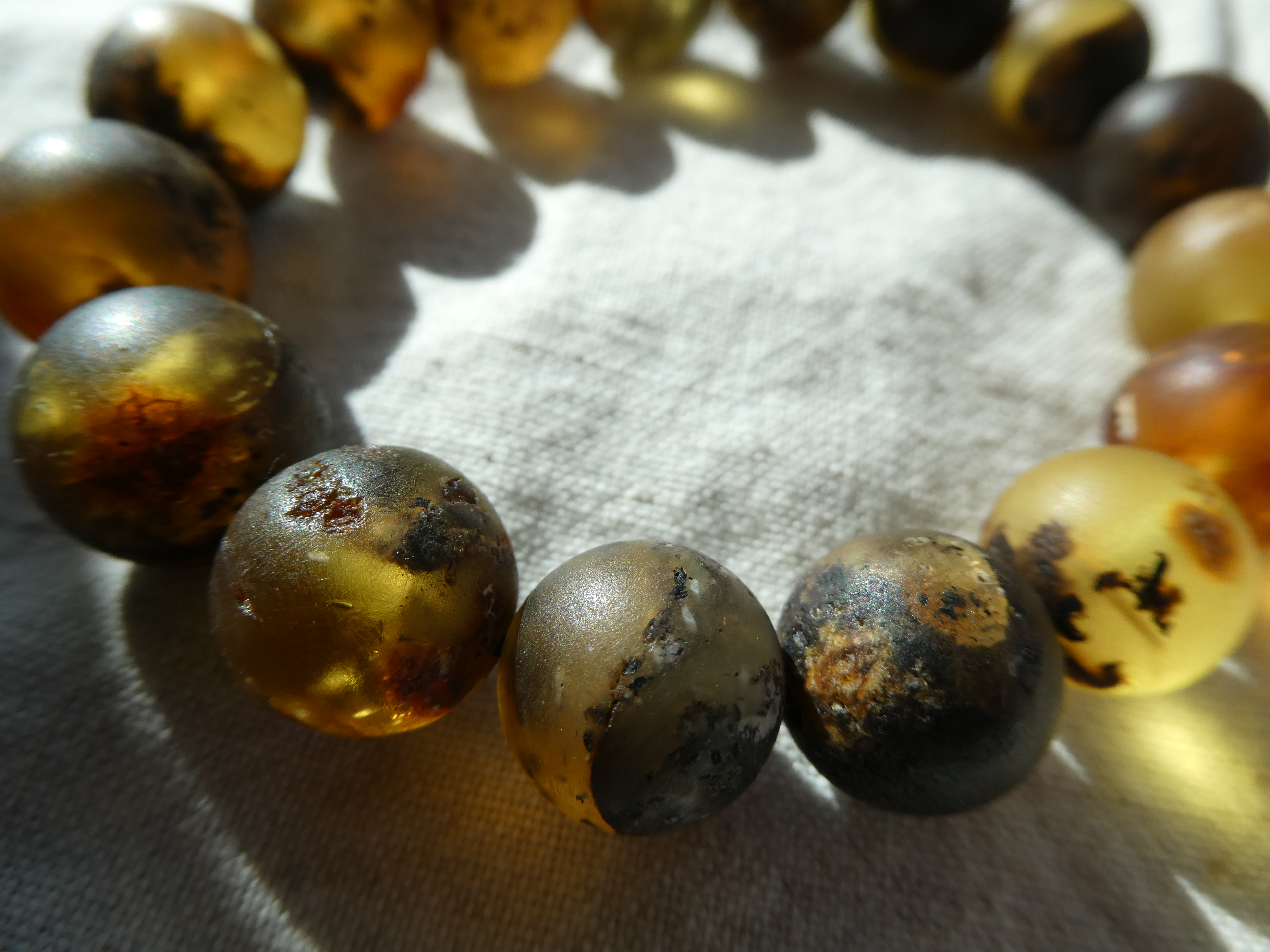 ANCIENT MAGIC Rough Polished Natural Colorful Baltic Amber Bracelet