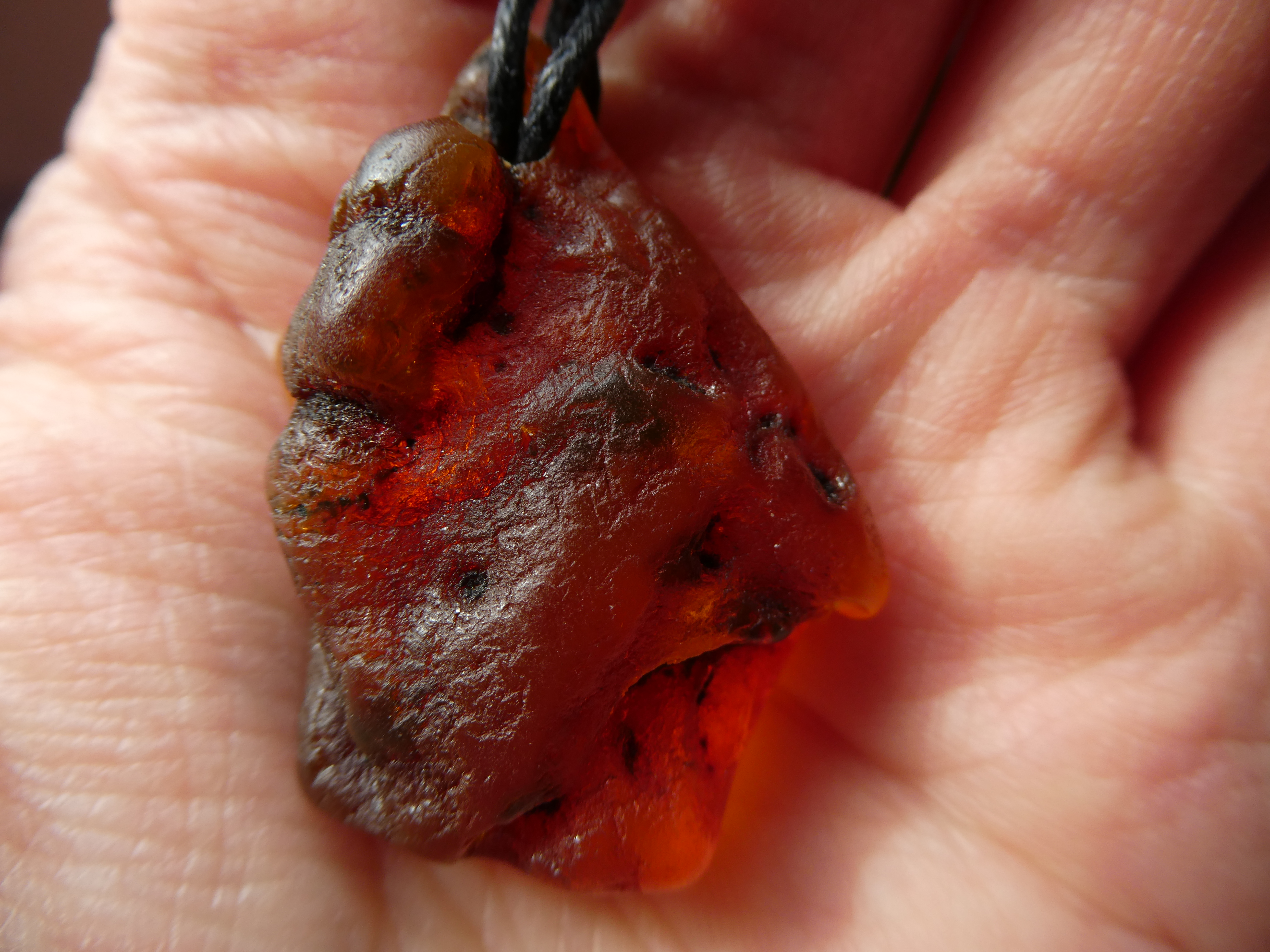 WARM HOUSE Gorgeous Vibrant Deep RED Color Genuine Baltic Amber Pendant