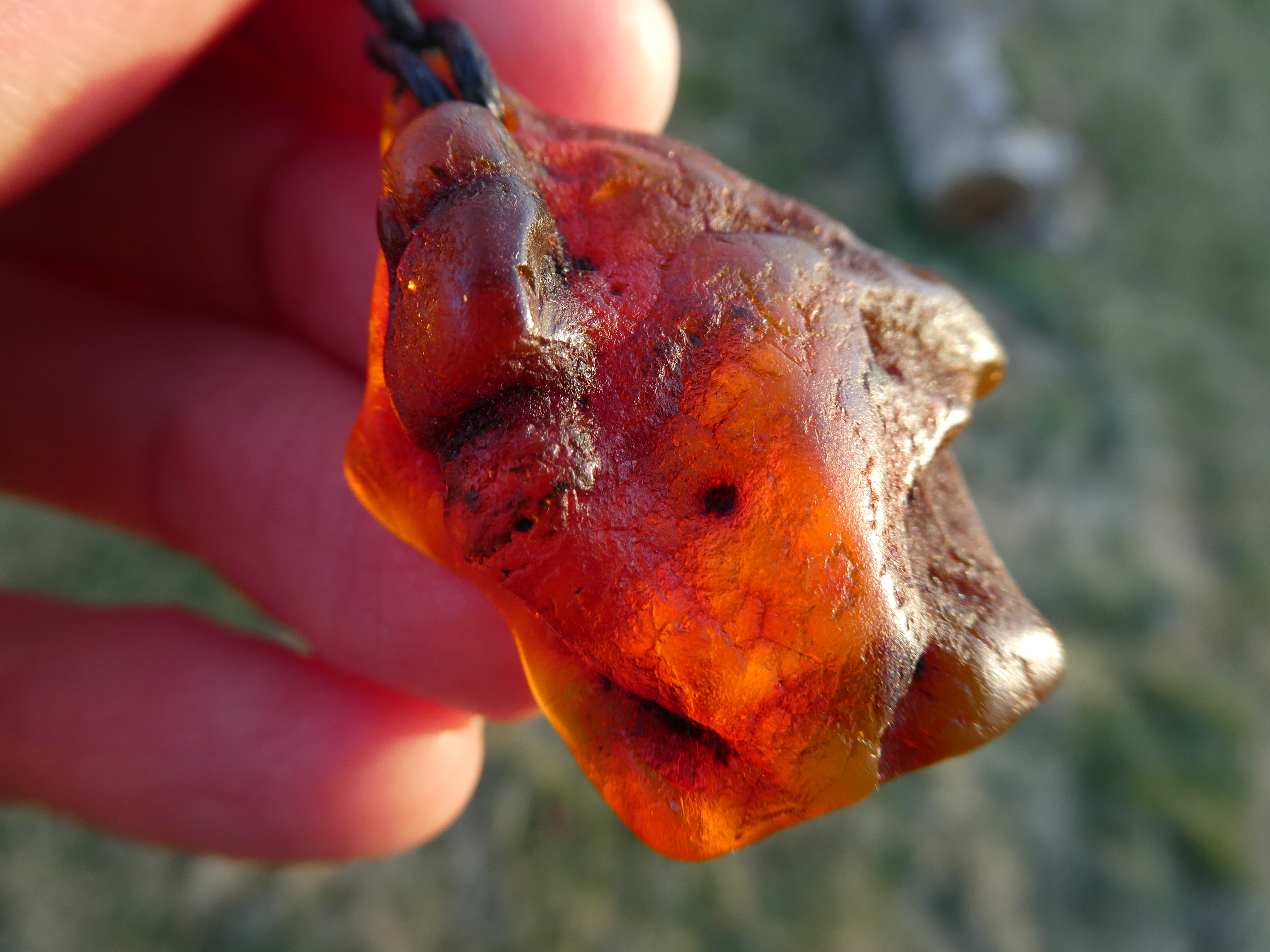 WARM HOUSE Gorgeous Vibrant Deep RED Color Genuine Baltic Amber Pendant