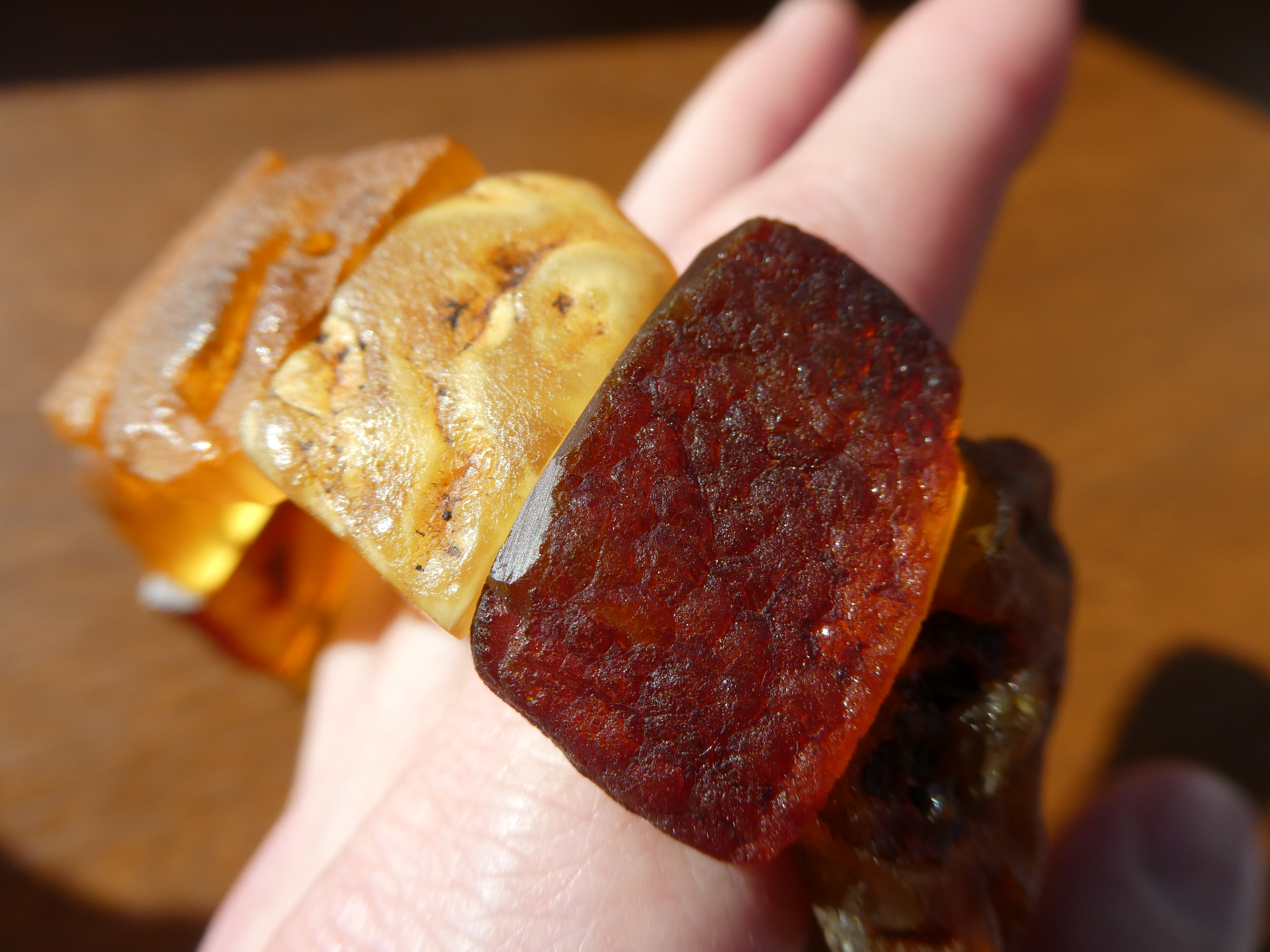 EL SOL/ VERY ROUGH POLISHED/ RADIANT AUTHENTIC AMBER BRACELET