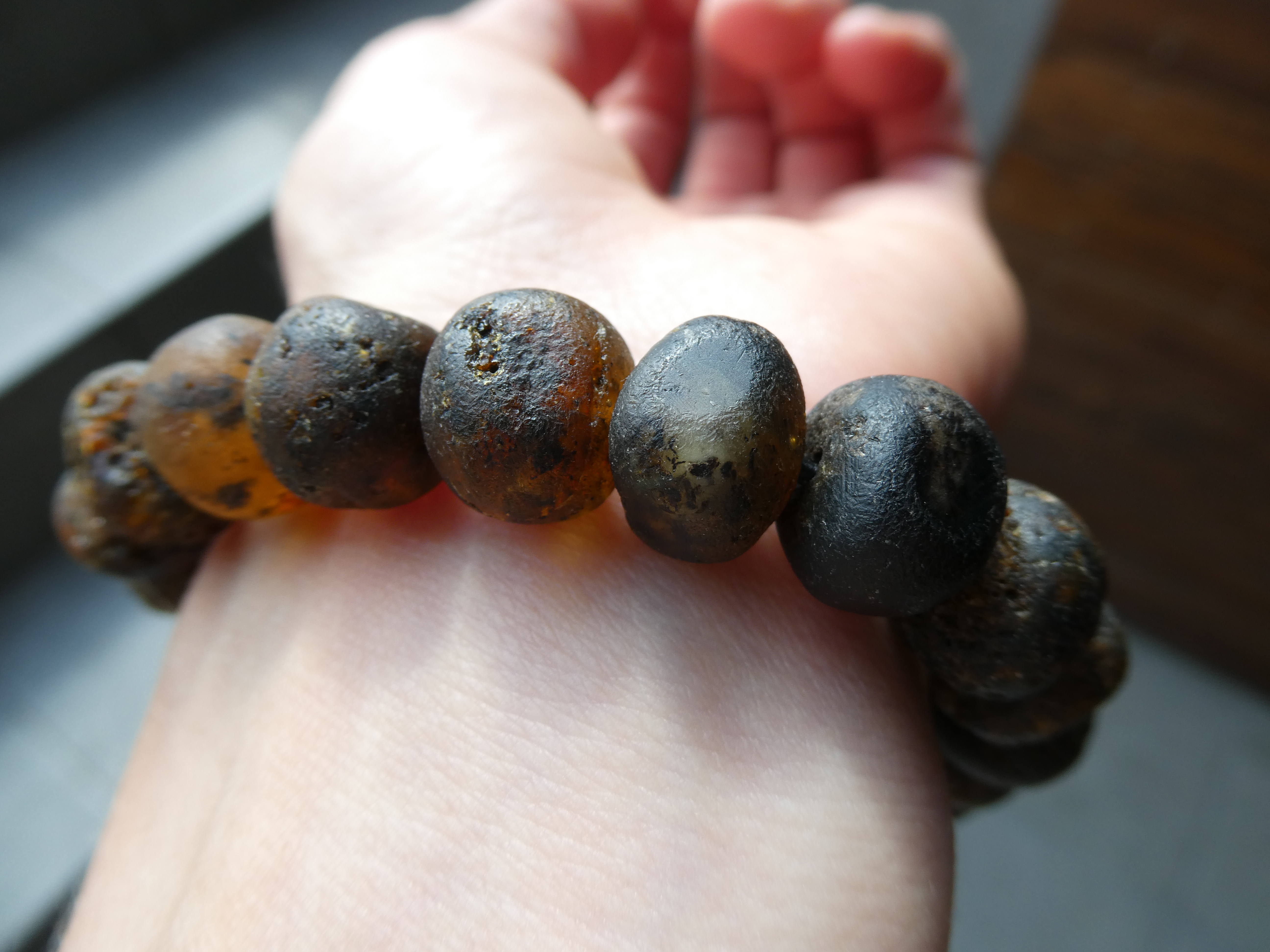 ARCHAIC BEAUTY Rough Polished Natural Dark Baltic Amber Bracelet