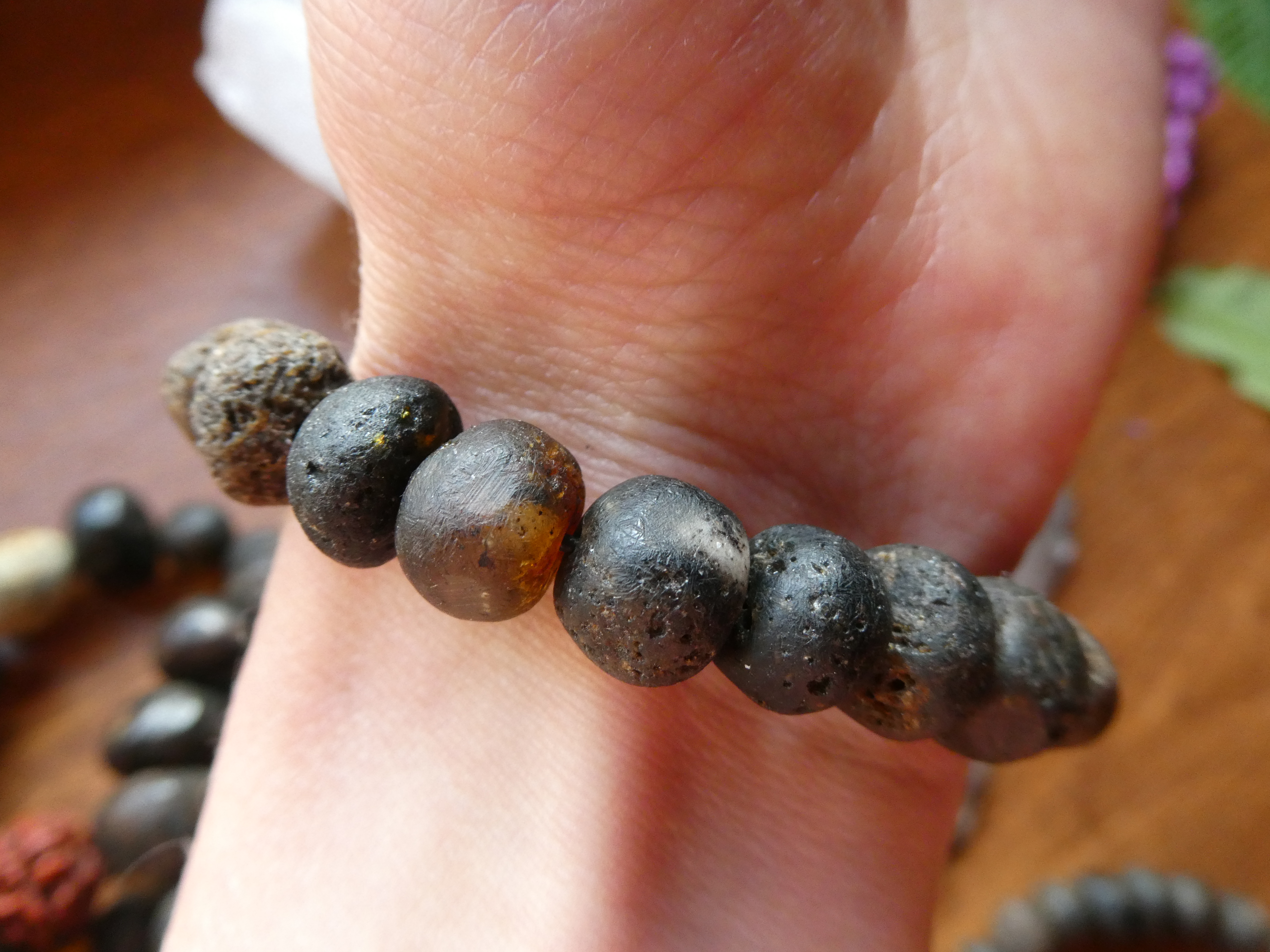 ARCHAIC BEAUTY Rough Polished Natural Dark Baltic Amber Bracelet 