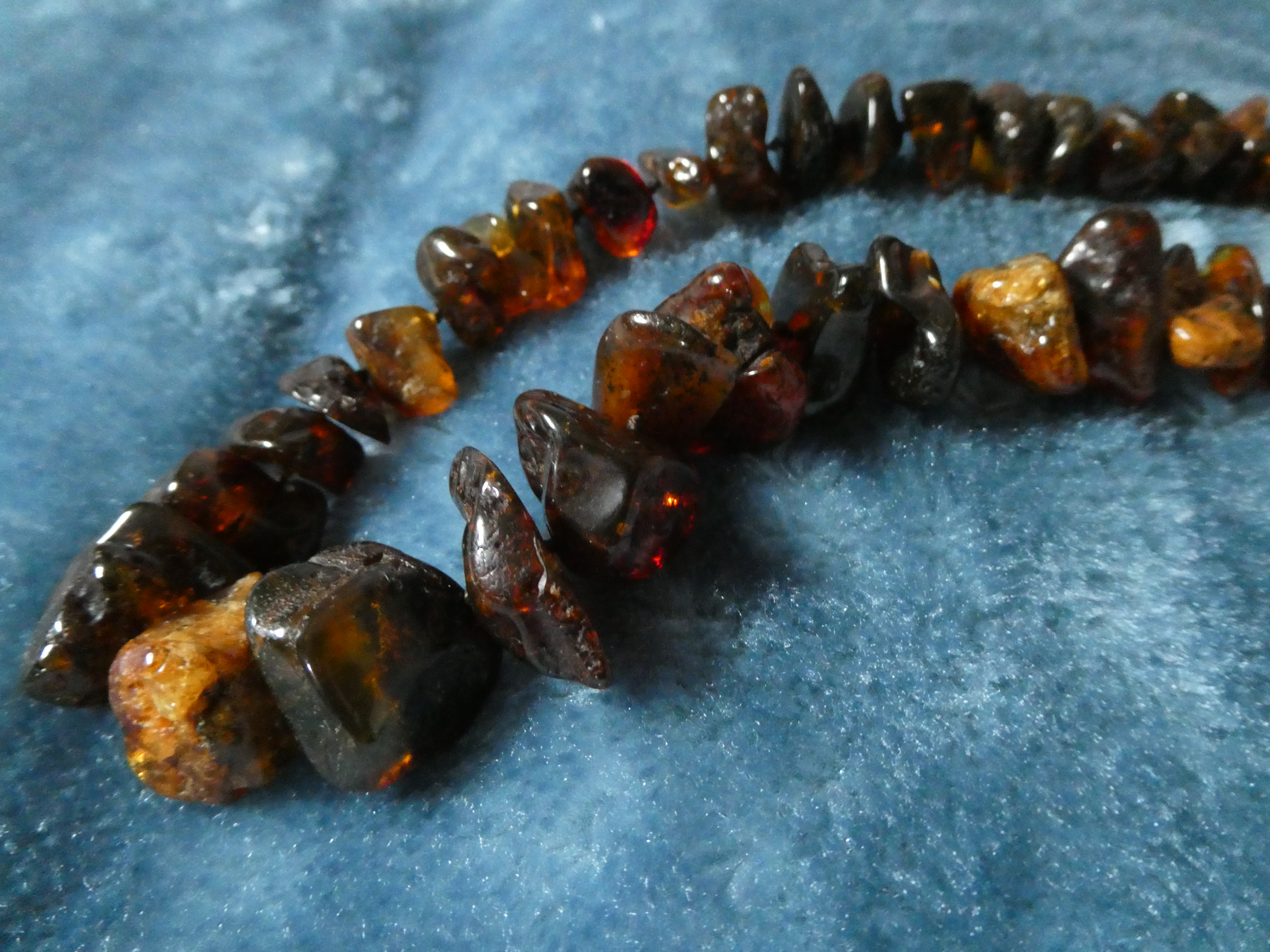 DARK PROTECTOR Transparent Red Greenish Brown Colorful GENUINE BALTIC AMBER Necklace