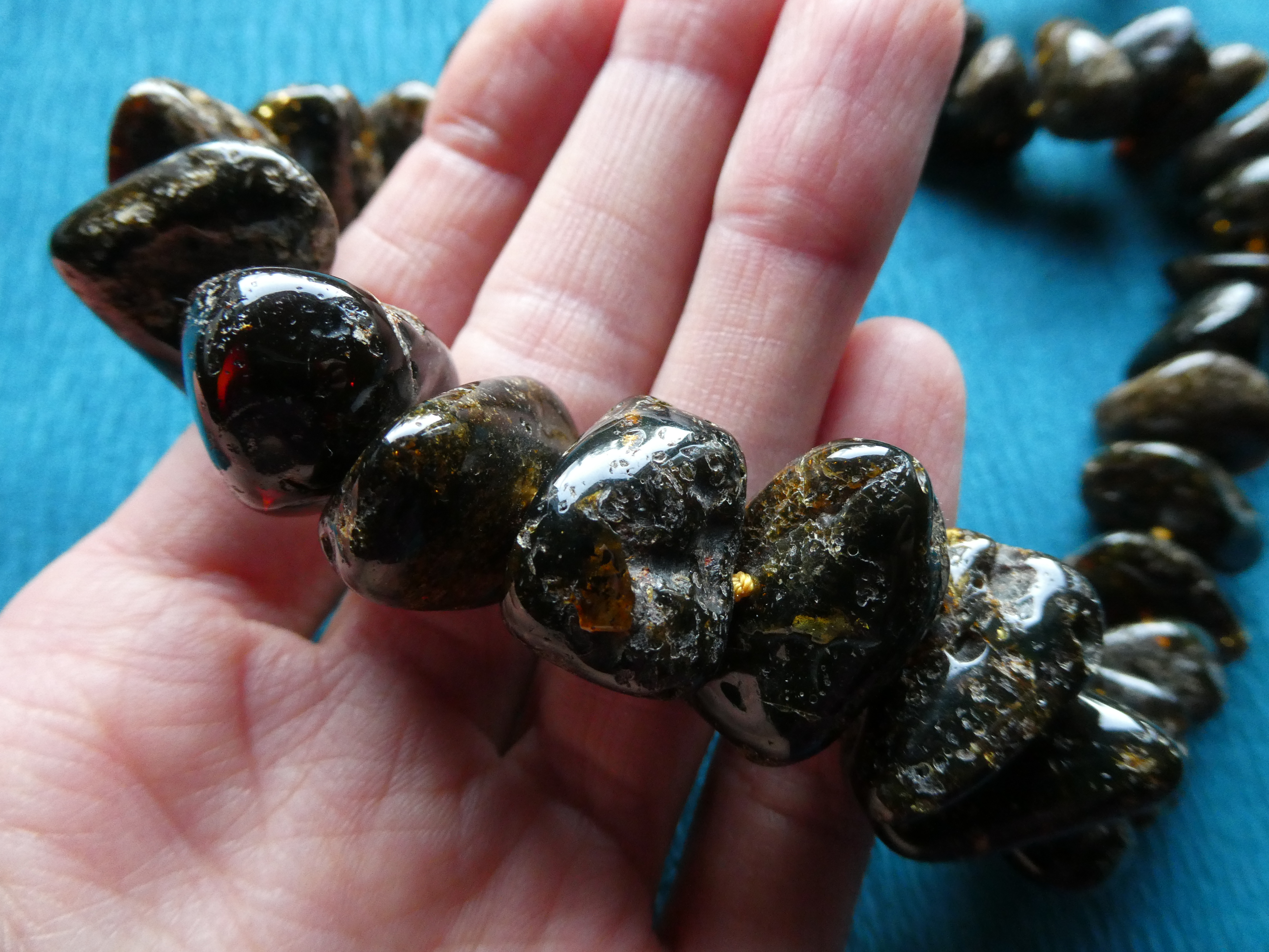 NIGHT MAGICIAN VERY DARK AMBER NECKLACE With Charming Rough Polishing