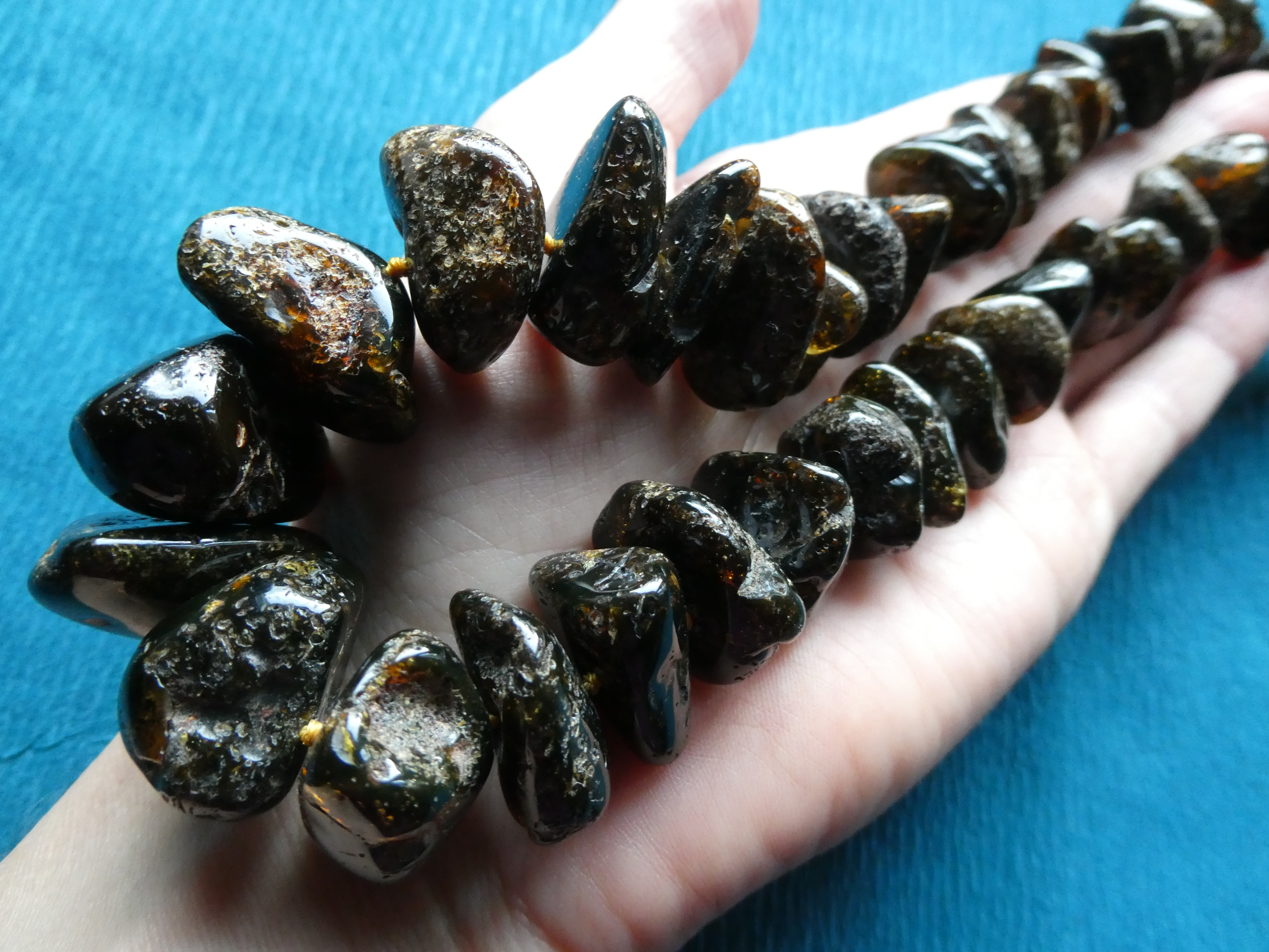 NIGHT MAGICIAN VERY DARK AMBER NECKLACE With Charming Rough Polishing