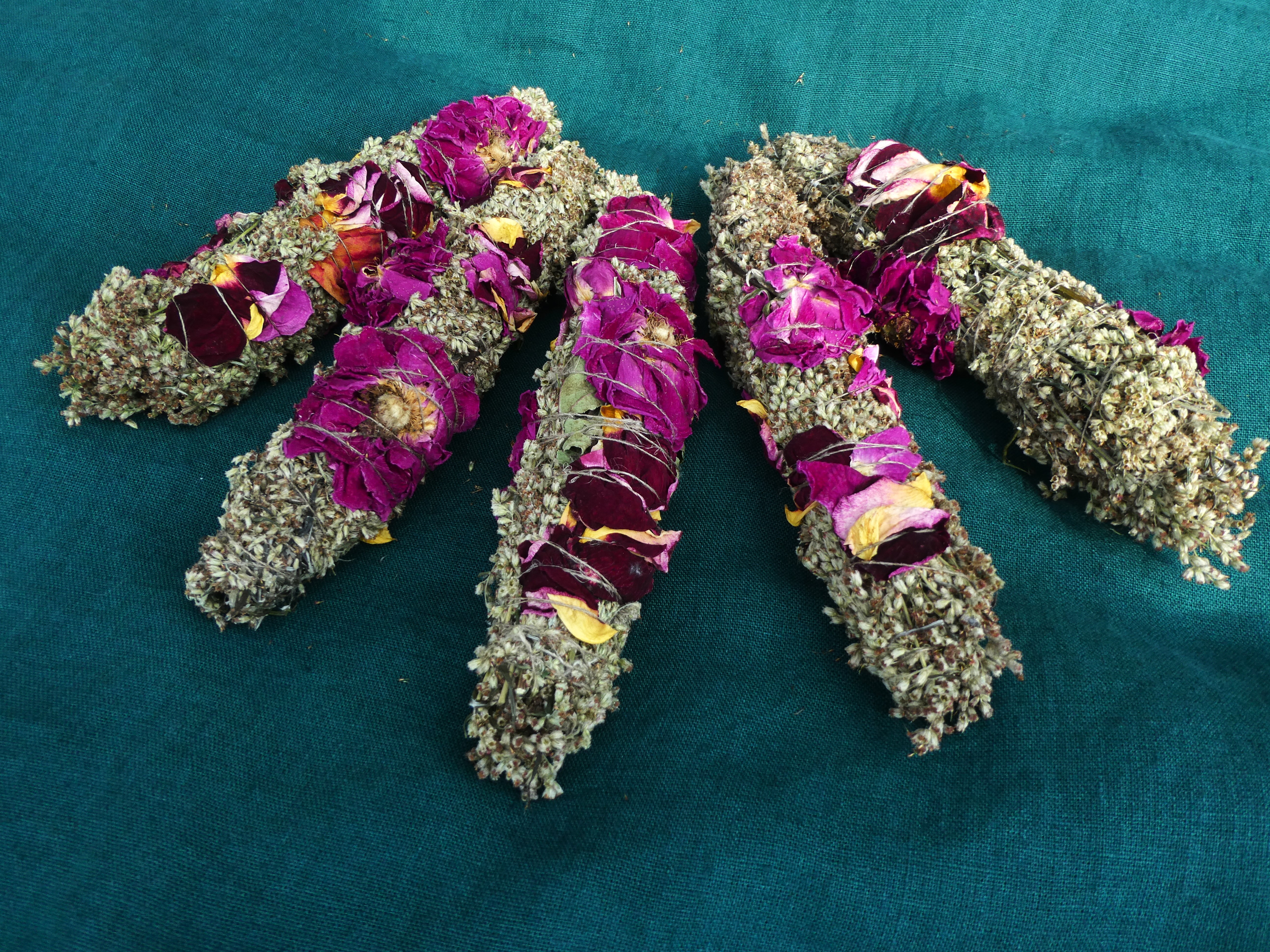 CEREMONIAL Bundle Wild MUGWORT With Organic ROSE Smudge Wand/ Fantastic Deep Fragrance