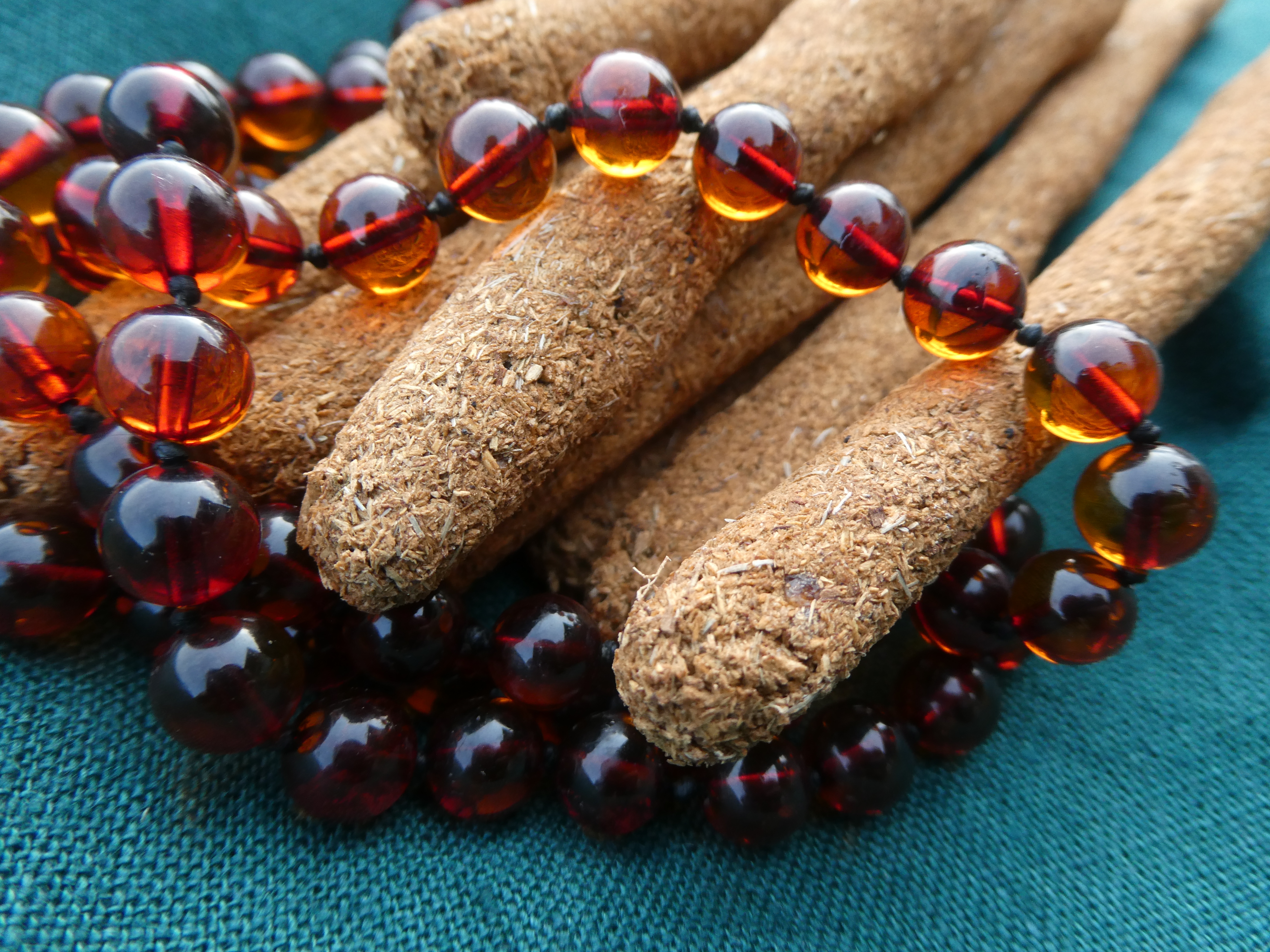 HOLLY FOREST🌲🌬🧬🔥 Palo Santo Incense Sticks