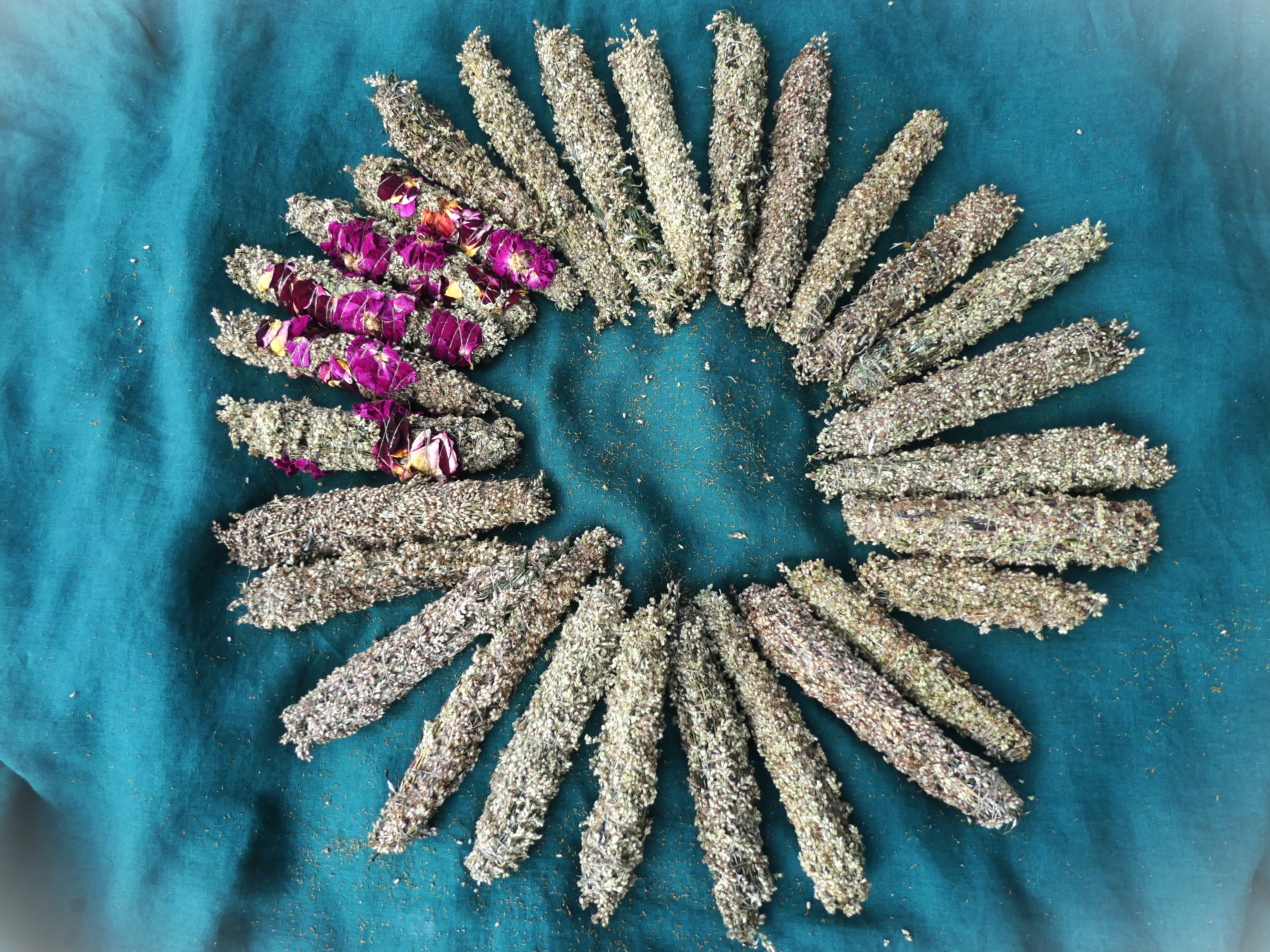 Witch Herb COMMON MUGWORT Artemisia vulgaris Medium Size Smudge Wand