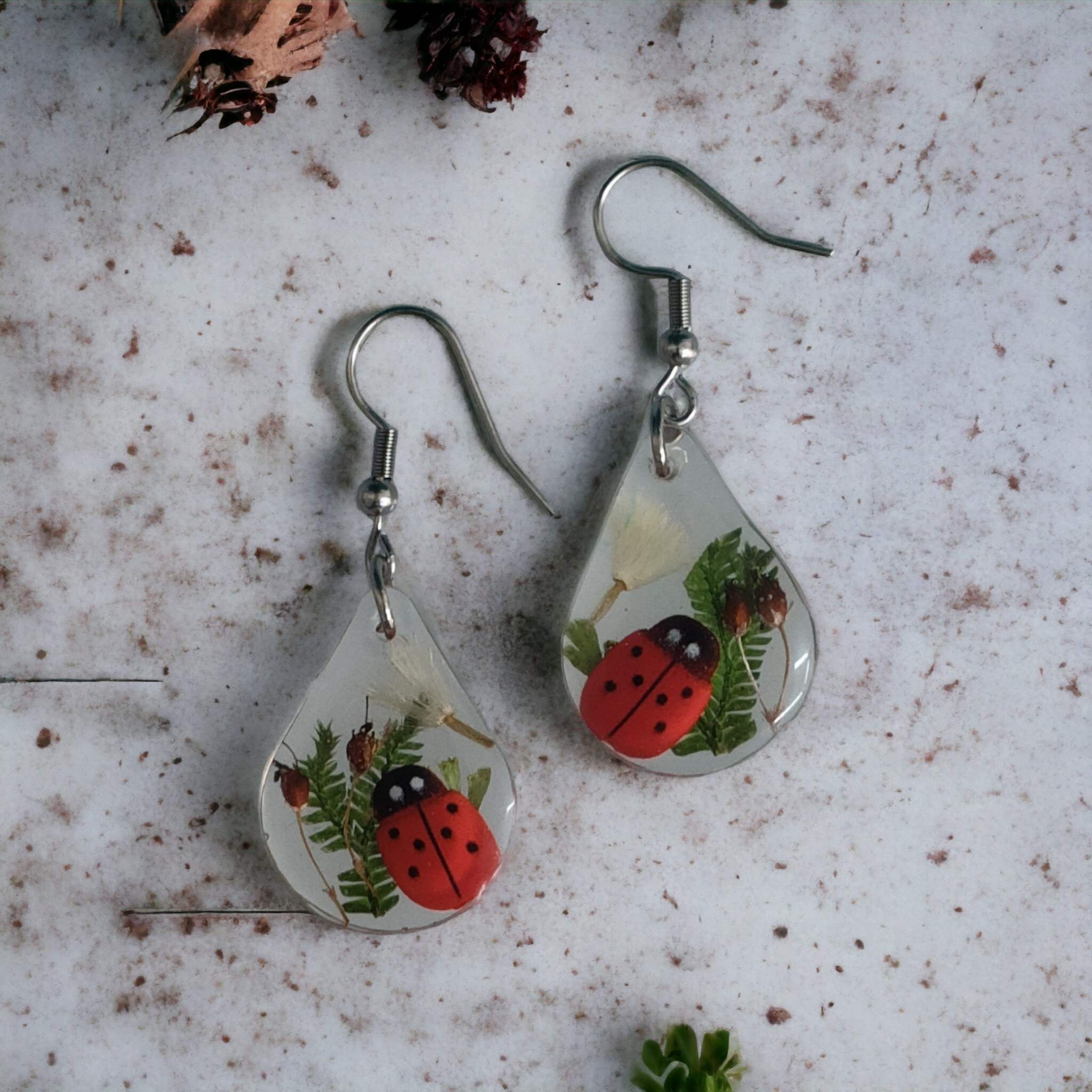 Pendientes Mariquita