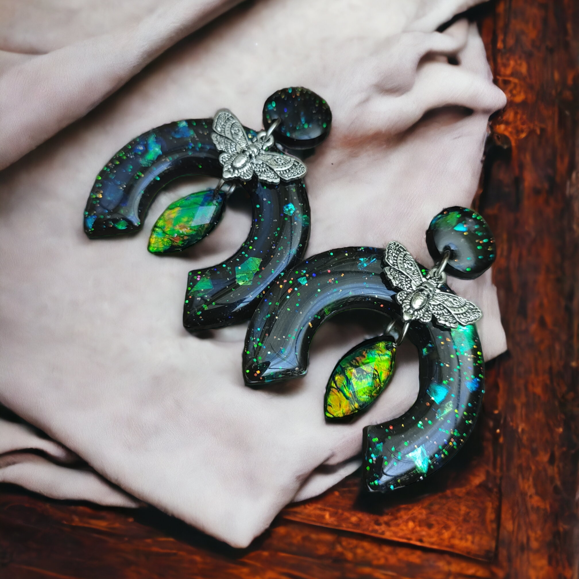 Pendientes Mystic Moth Skull