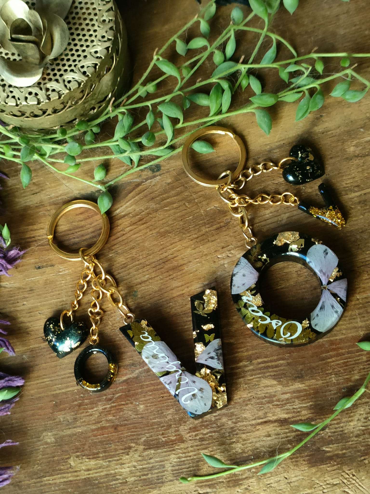 Llavero de inicial personalizado.